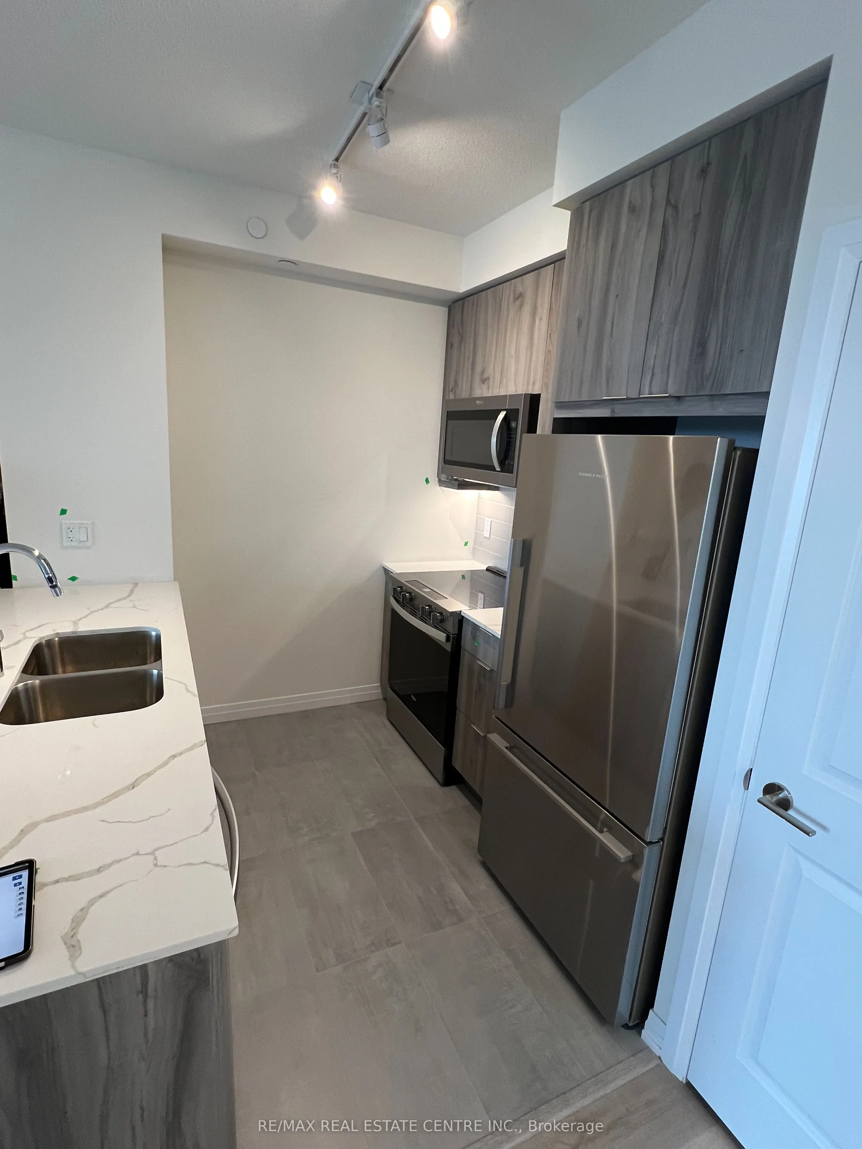 15 Watergarden Drive, #2710