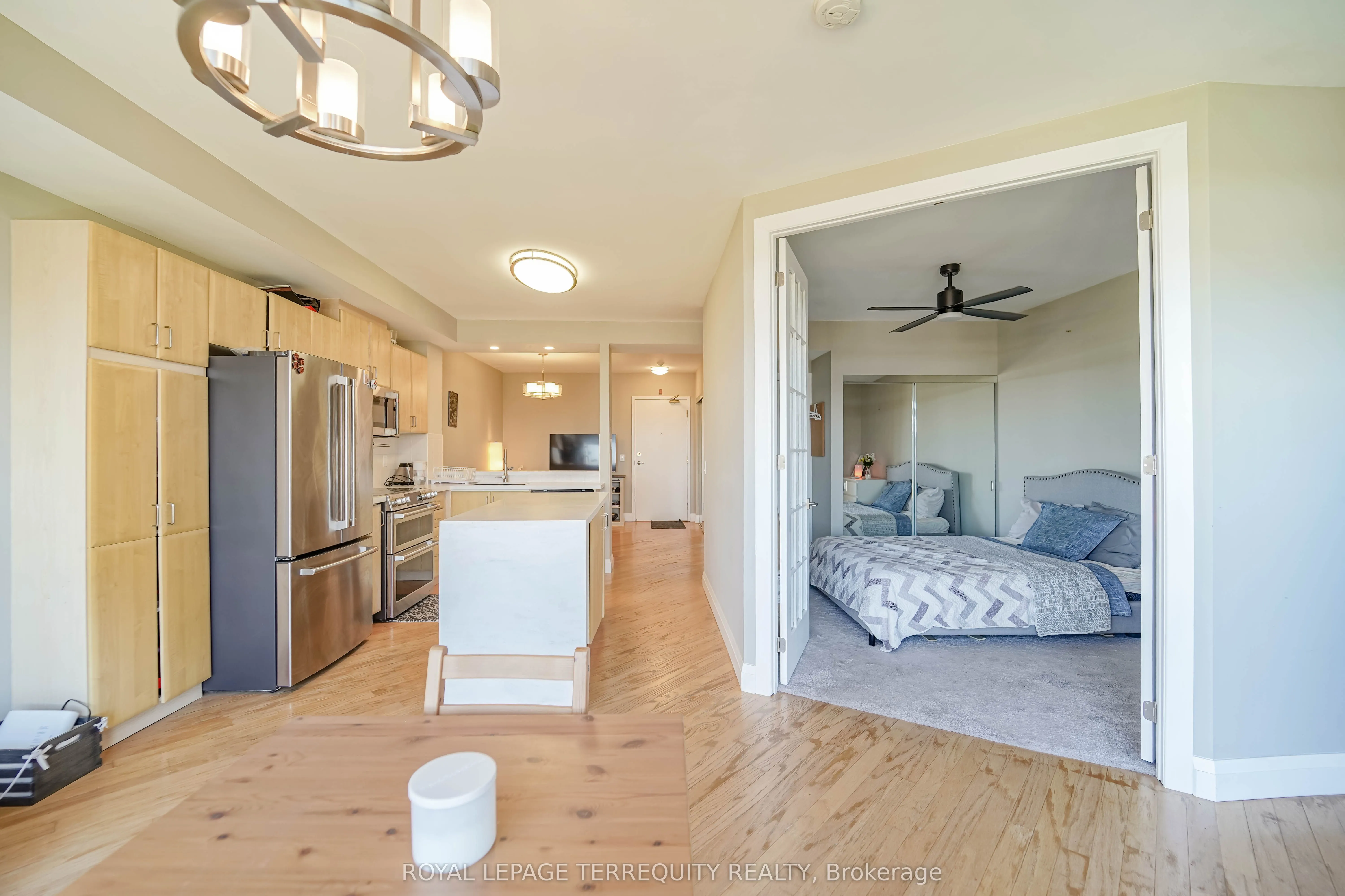 200 Burnhamthorpe Road E, #1402