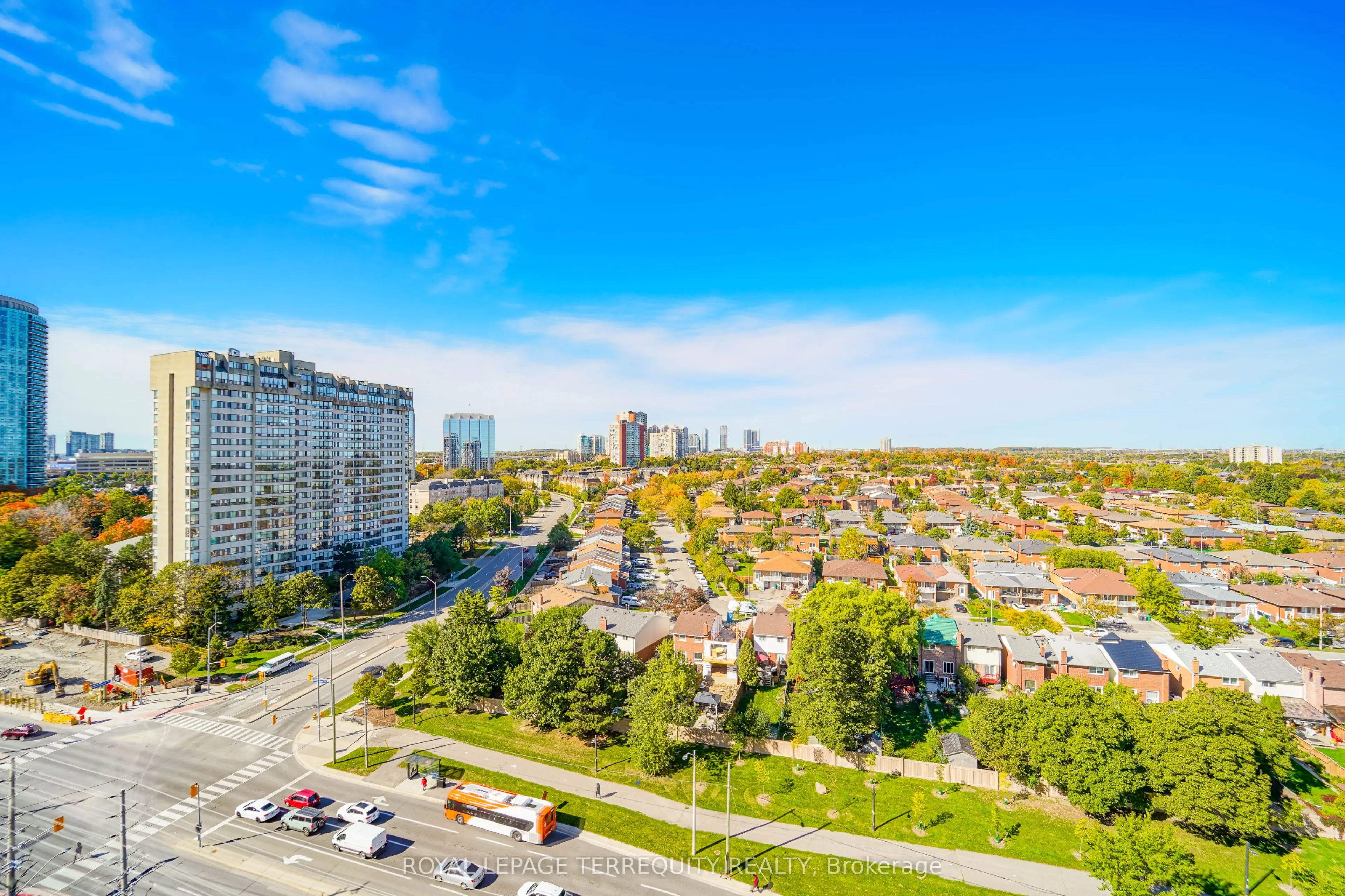 200 Burnhamthorpe Road E, #1402
