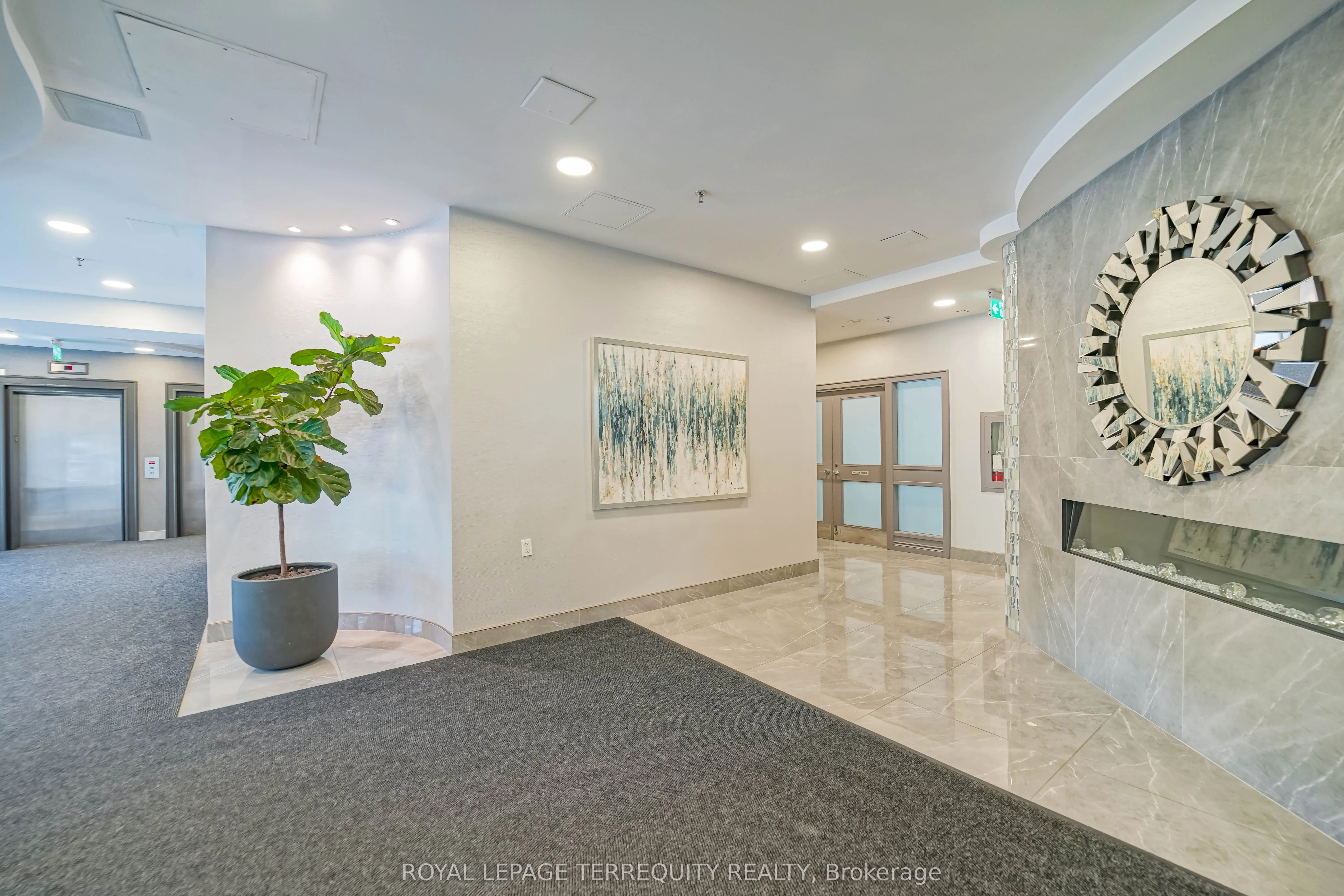 200 Burnhamthorpe Road E, #1402