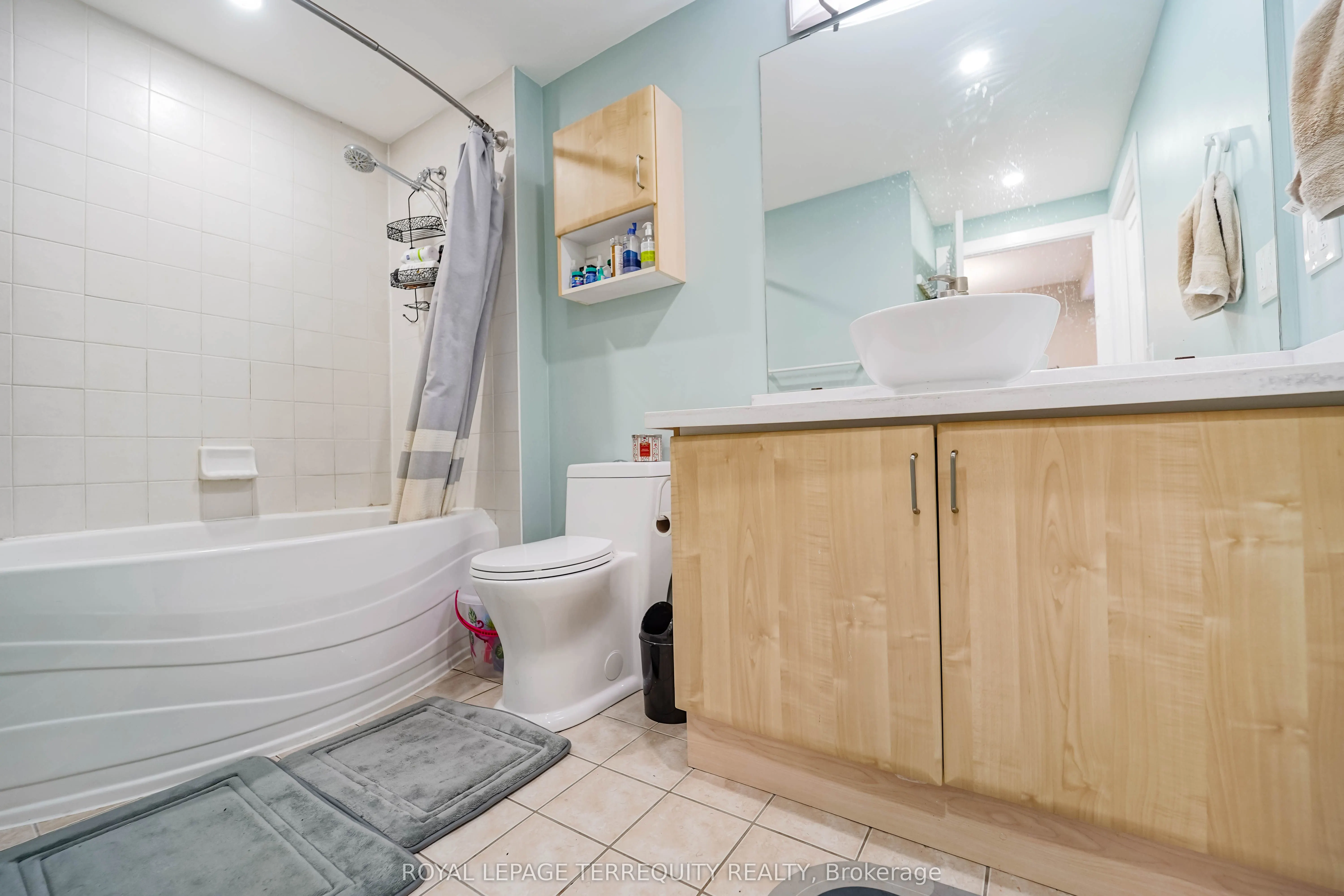 200 Burnhamthorpe Road E, #1402