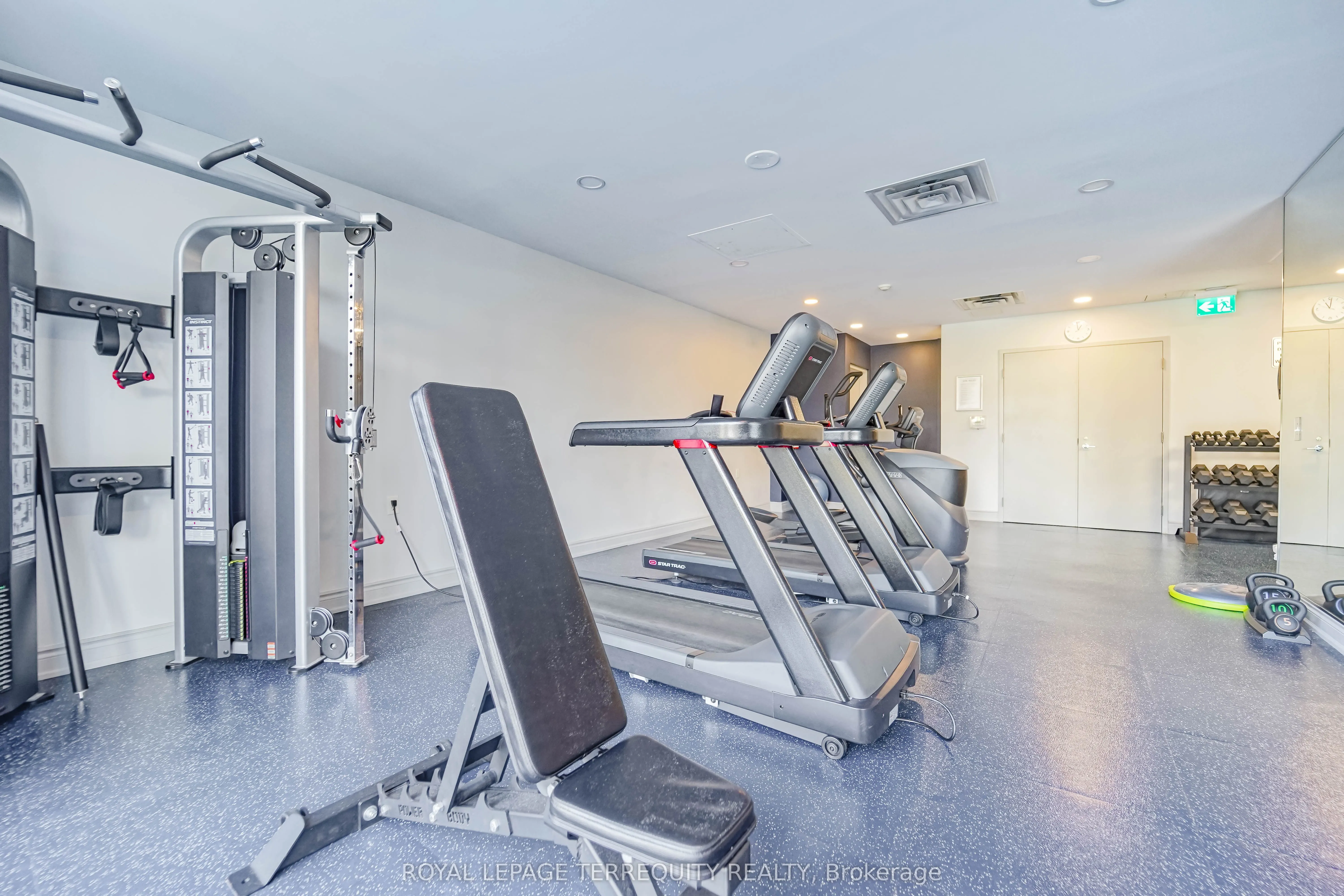 200 Burnhamthorpe Road E, #1402