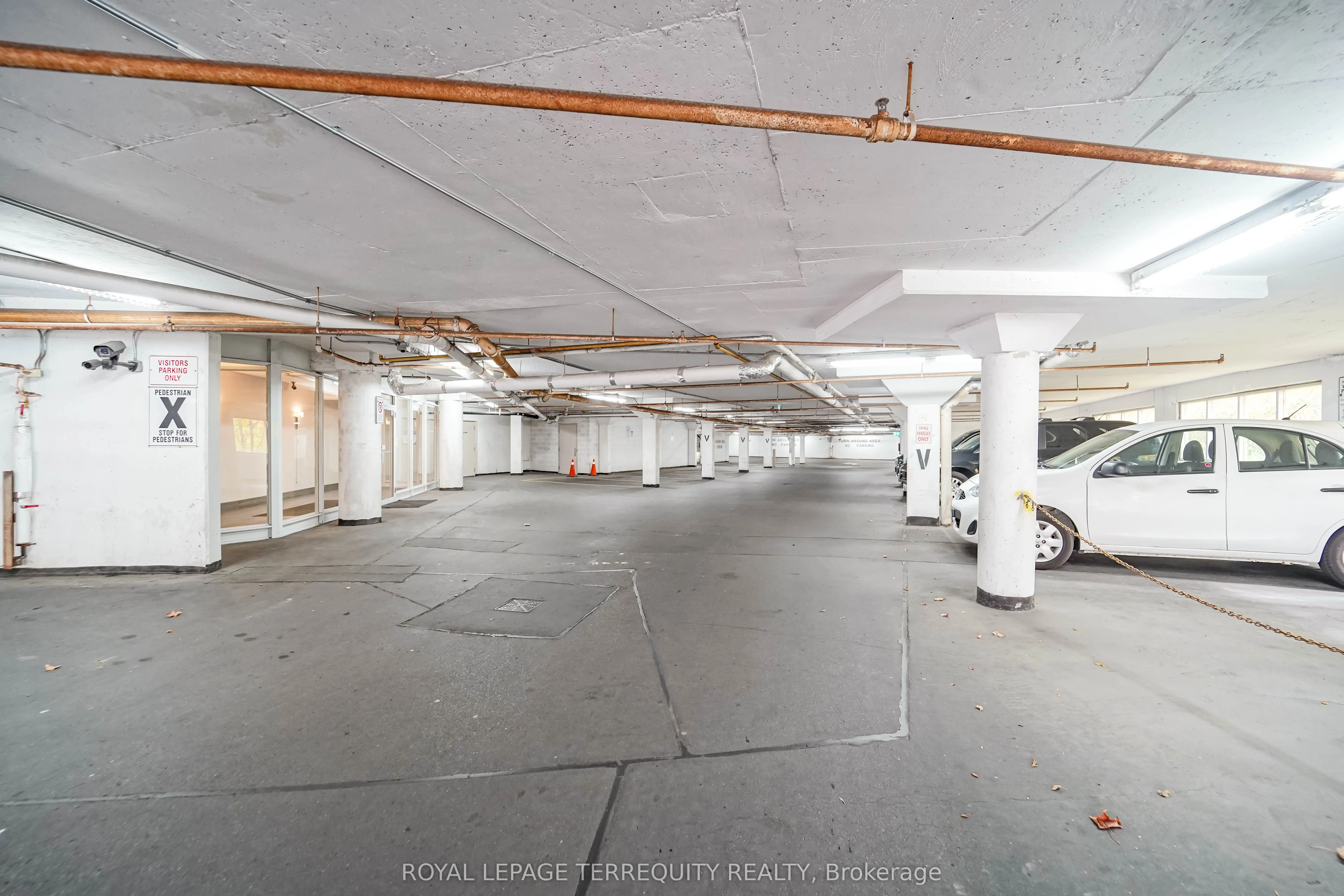 200 Burnhamthorpe Road E, #1402