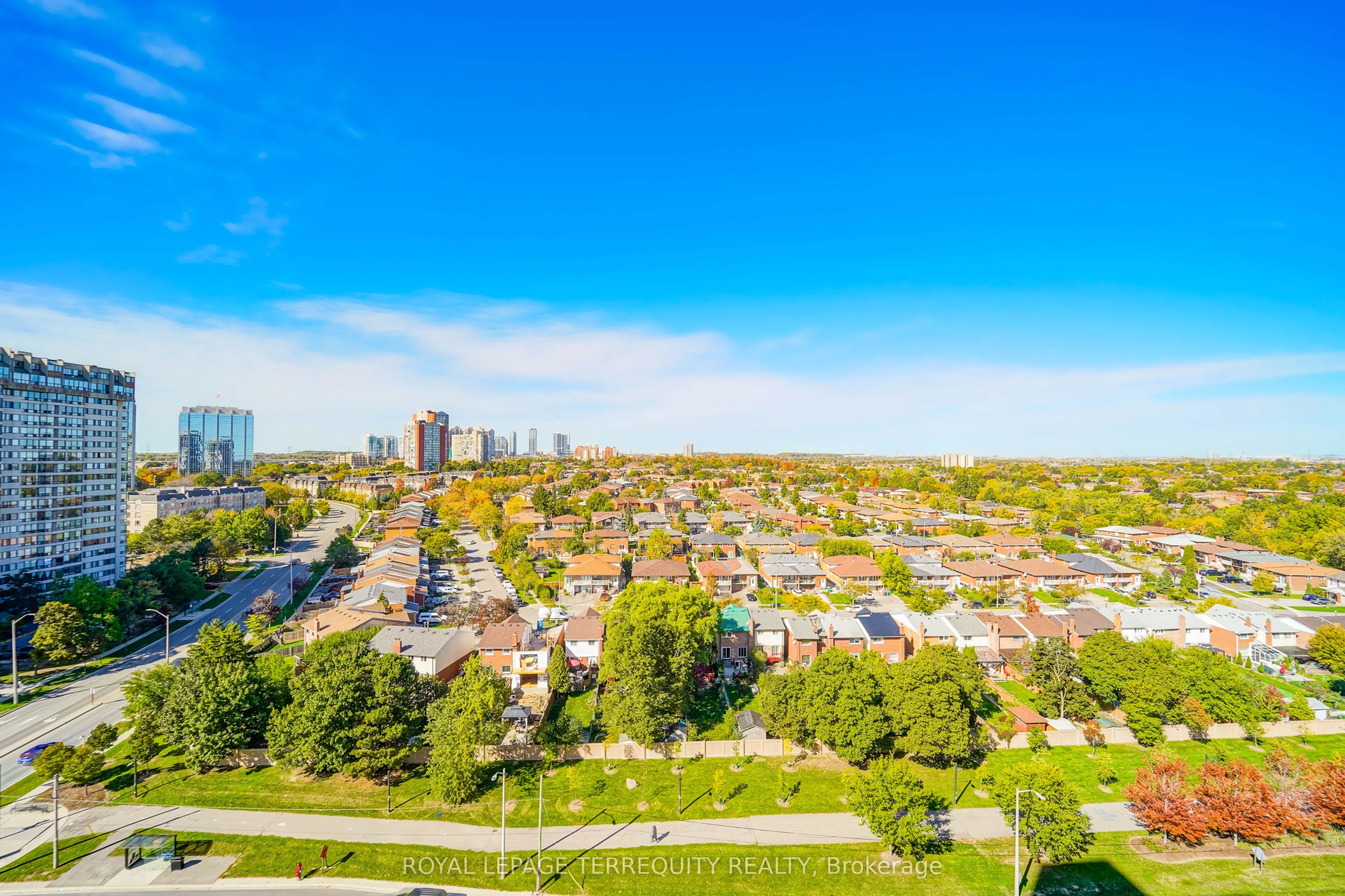 200 Burnhamthorpe Road E, #1402