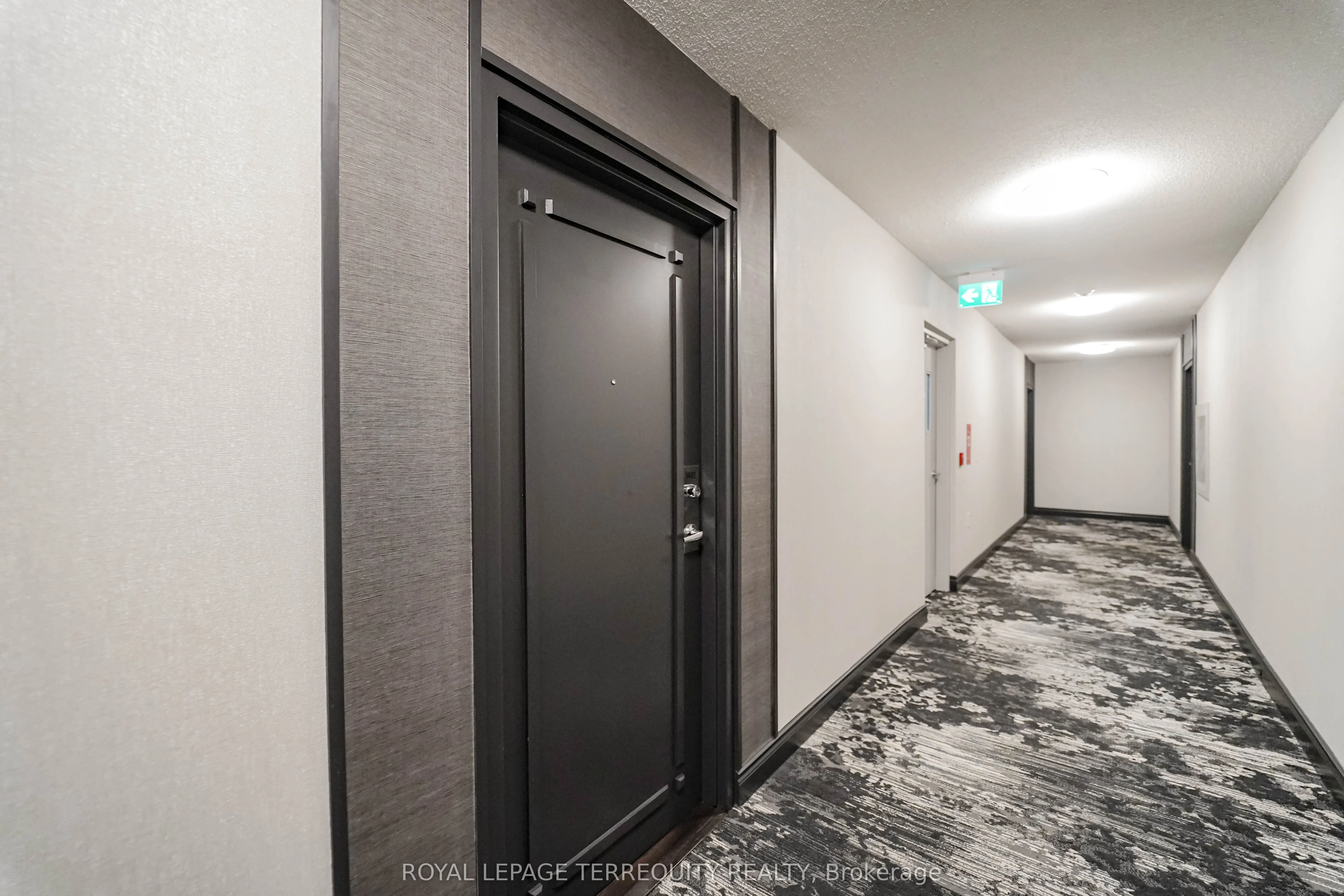 200 Burnhamthorpe Road E, #1402