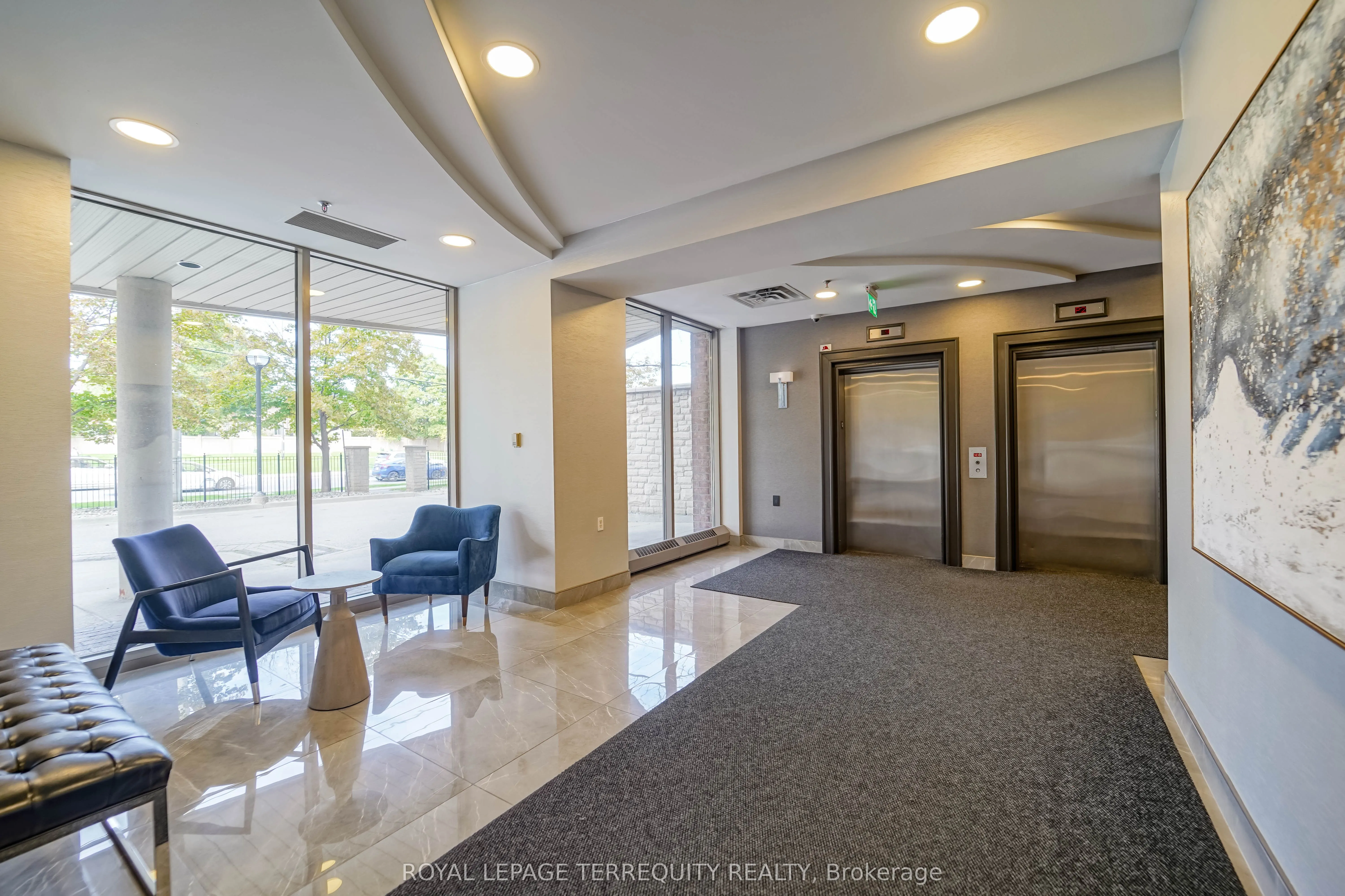 200 Burnhamthorpe Road E, #1402