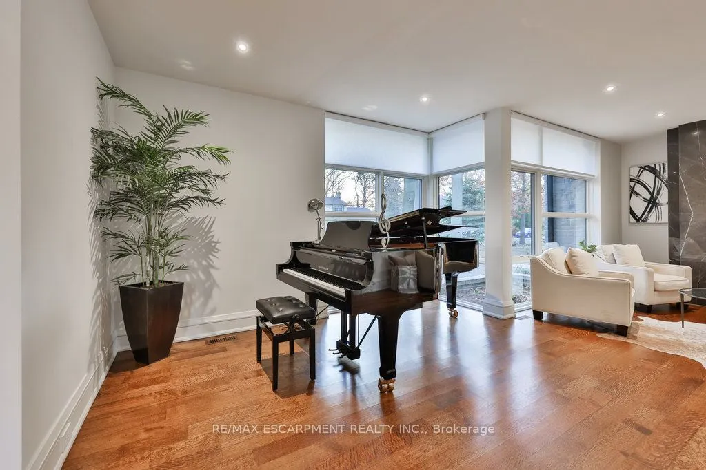 1293 Woodland Avenue