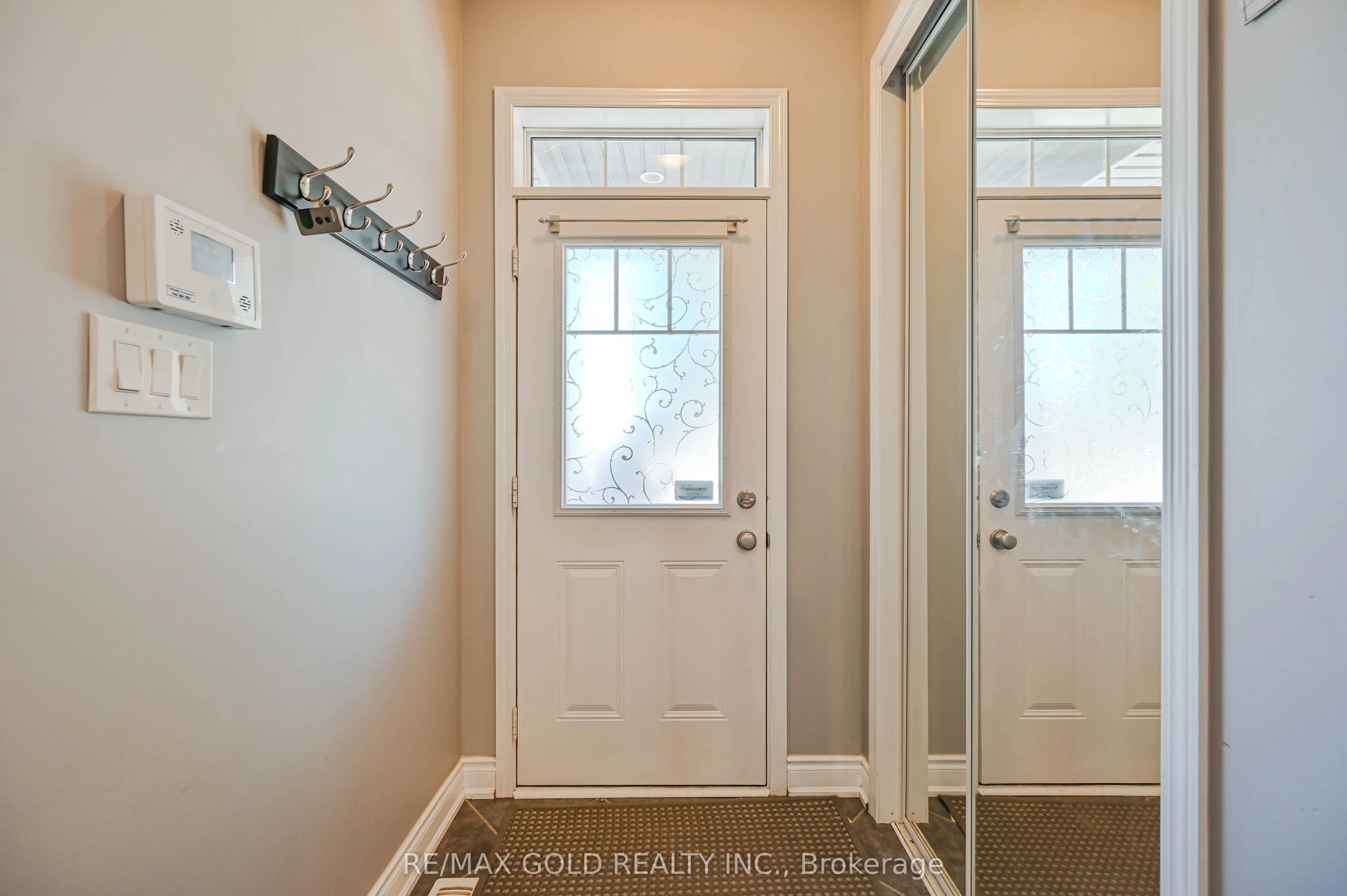 20 Meadowcrest Lane