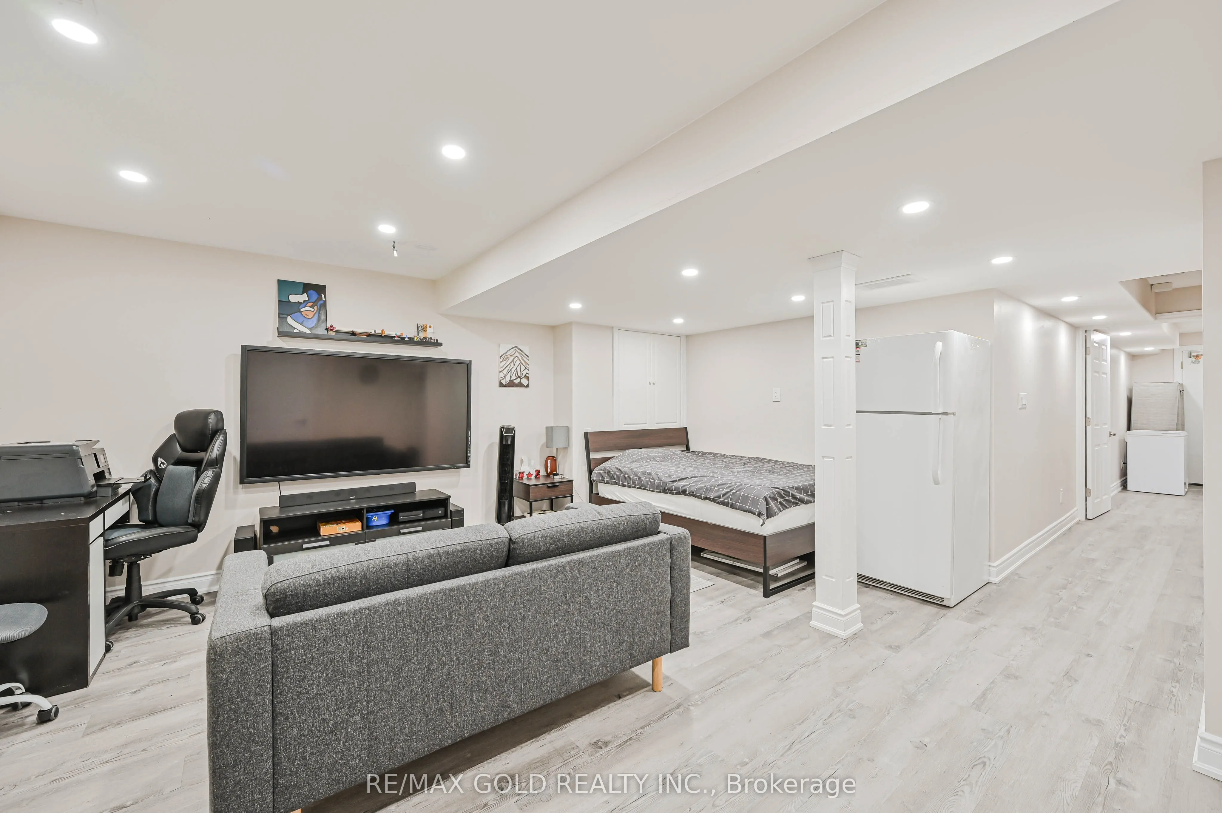 20 Meadowcrest Lane