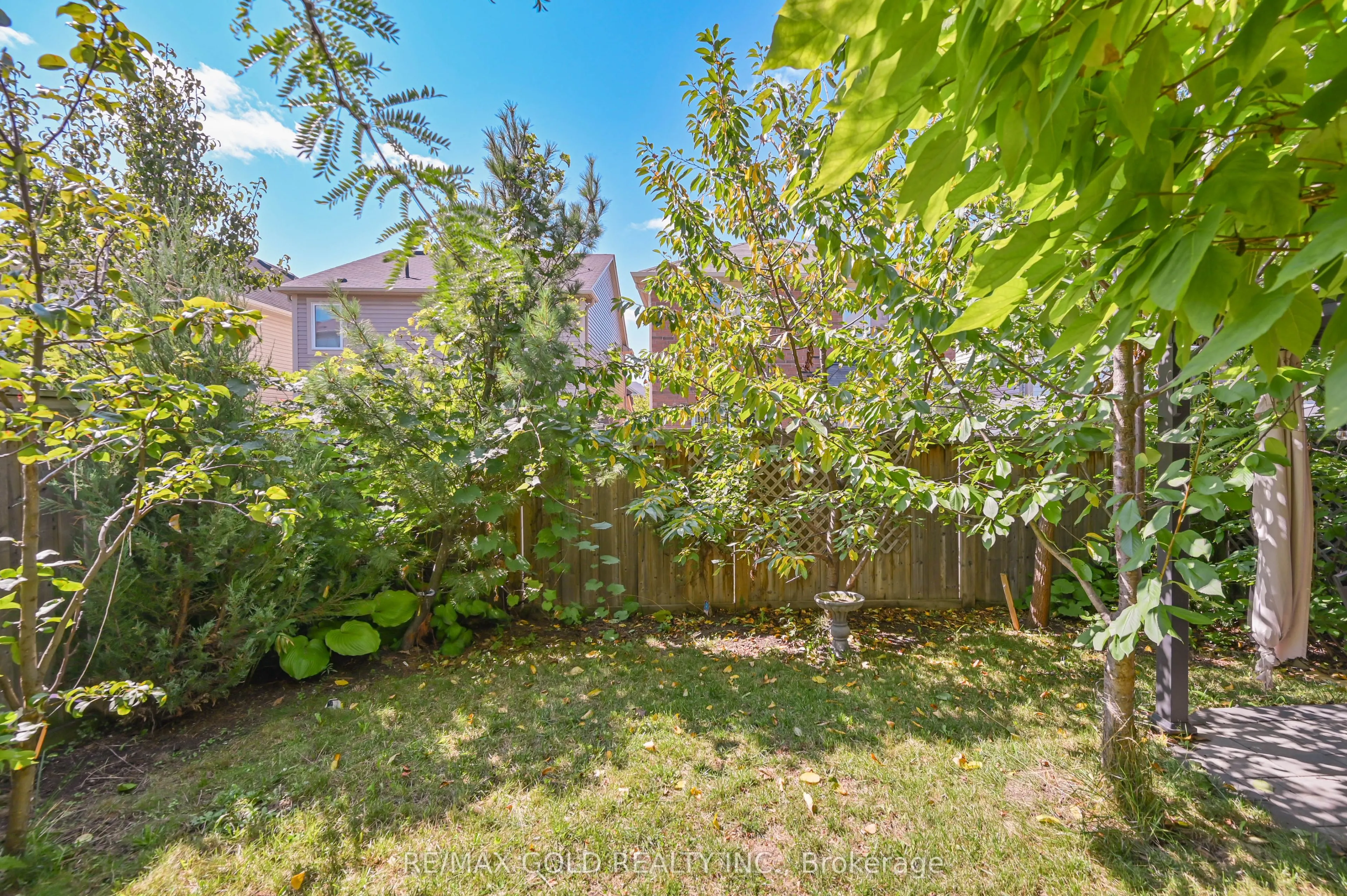 20 Meadowcrest Lane