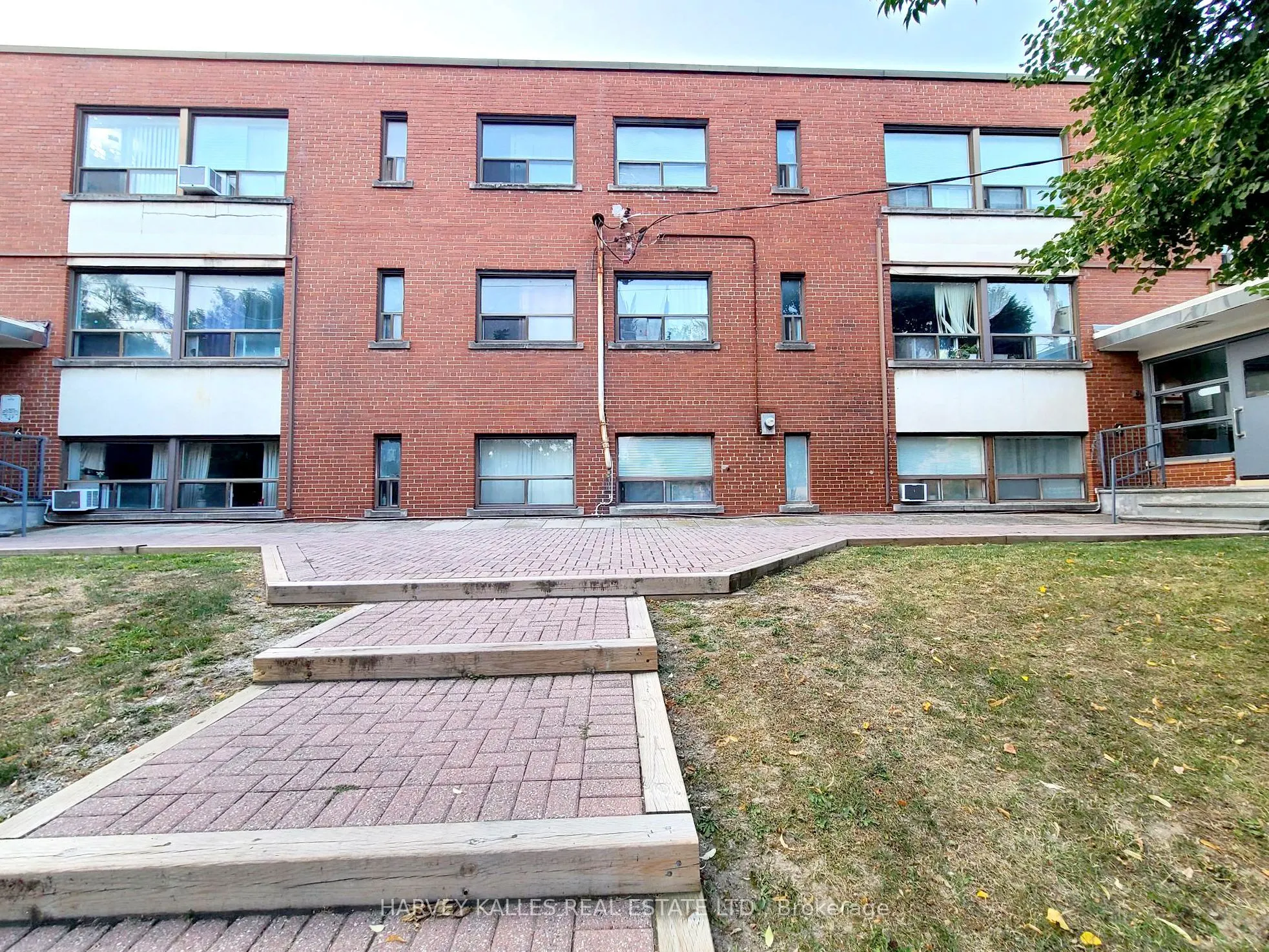 4 Greenbrook Drive, #2