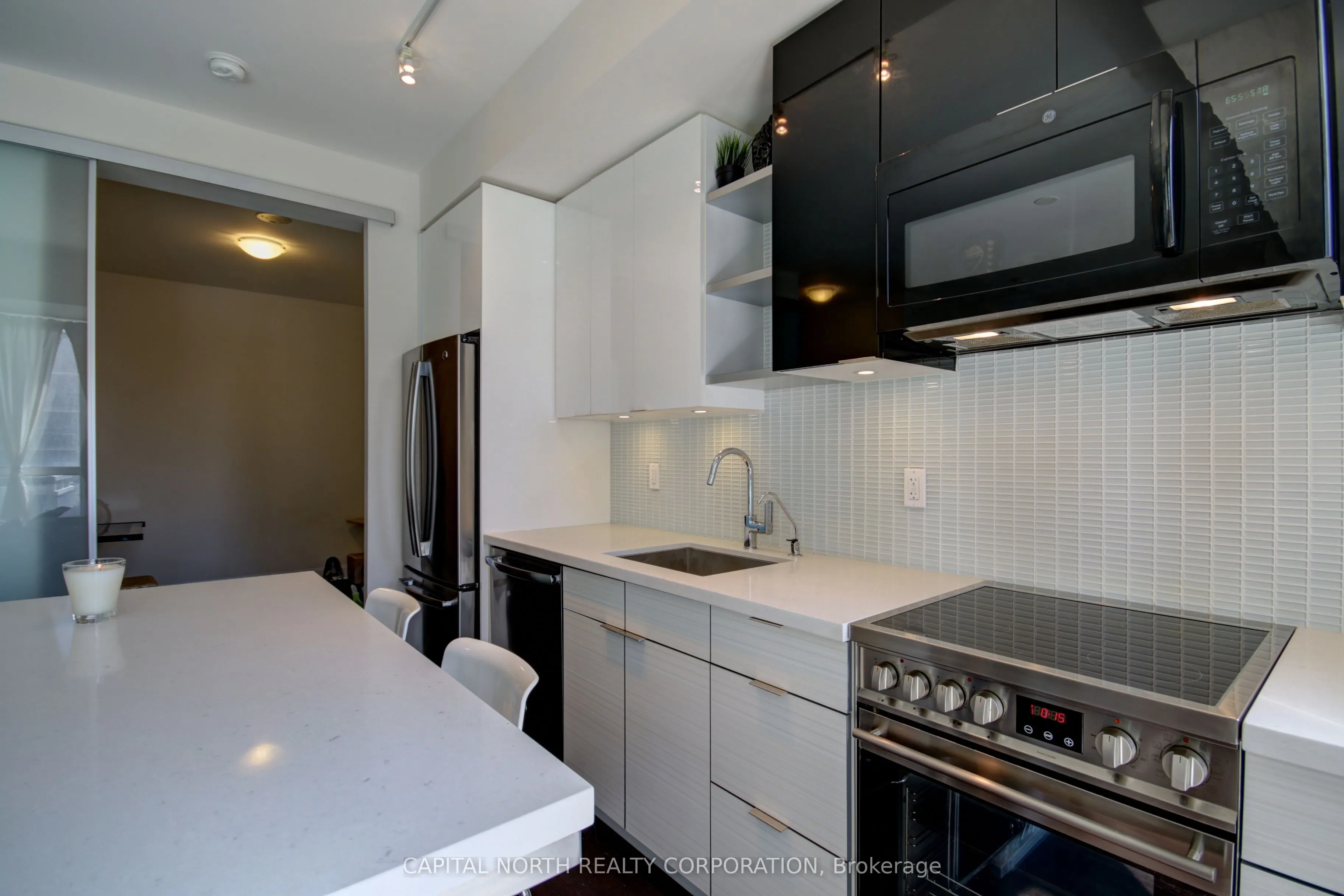 33 Shore Breeze Drive, #711
