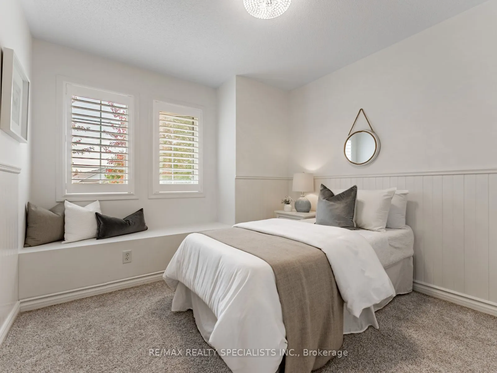 2418 Baintree Crescent