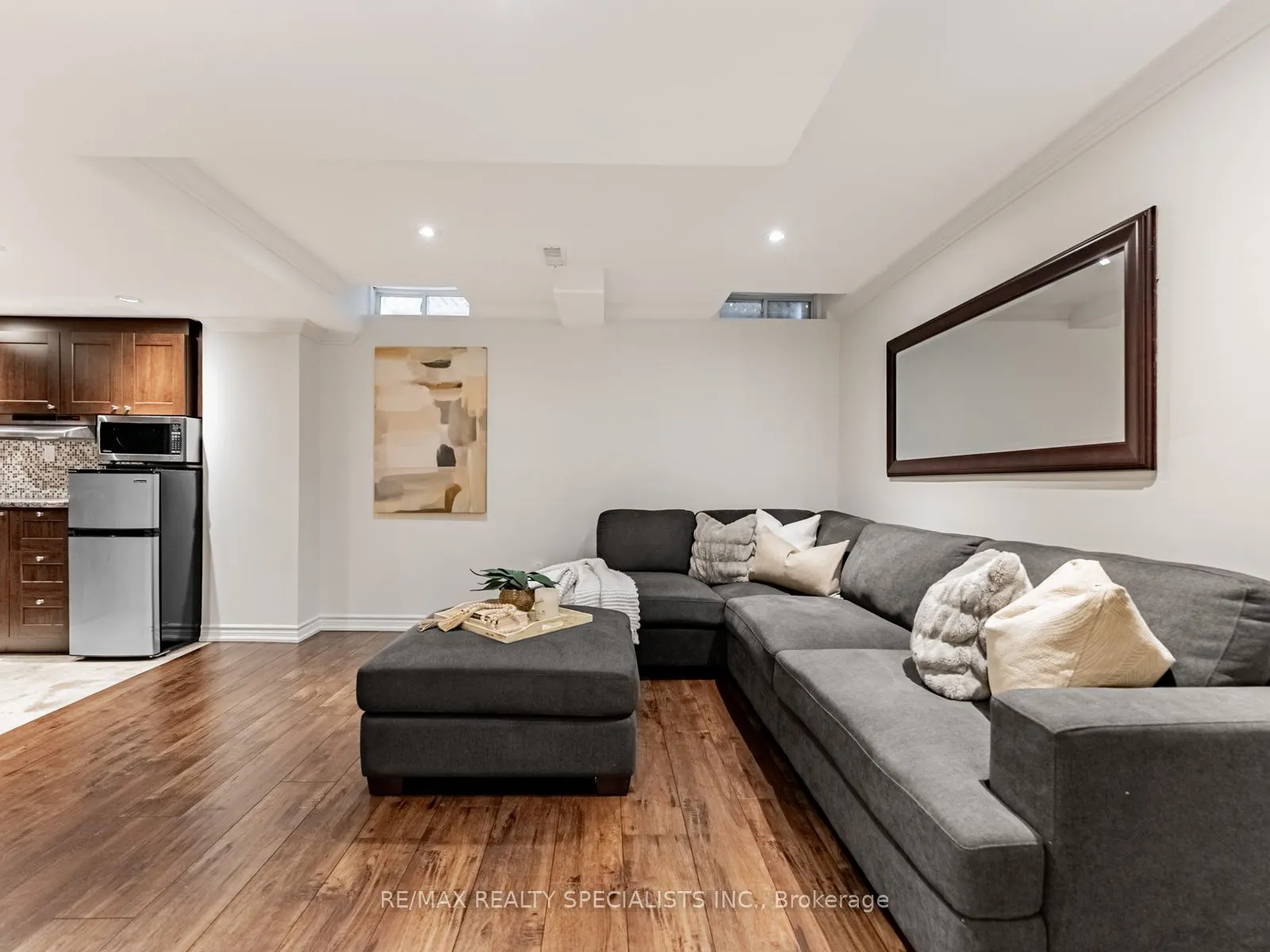 2418 Baintree Crescent