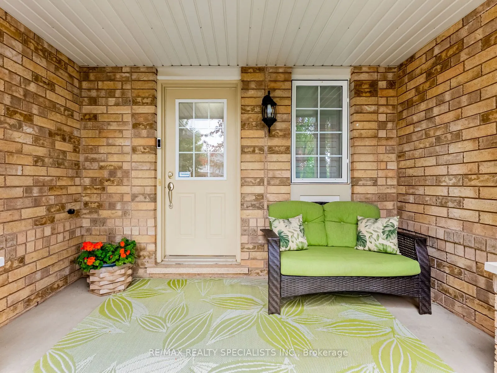 2418 Baintree Crescent