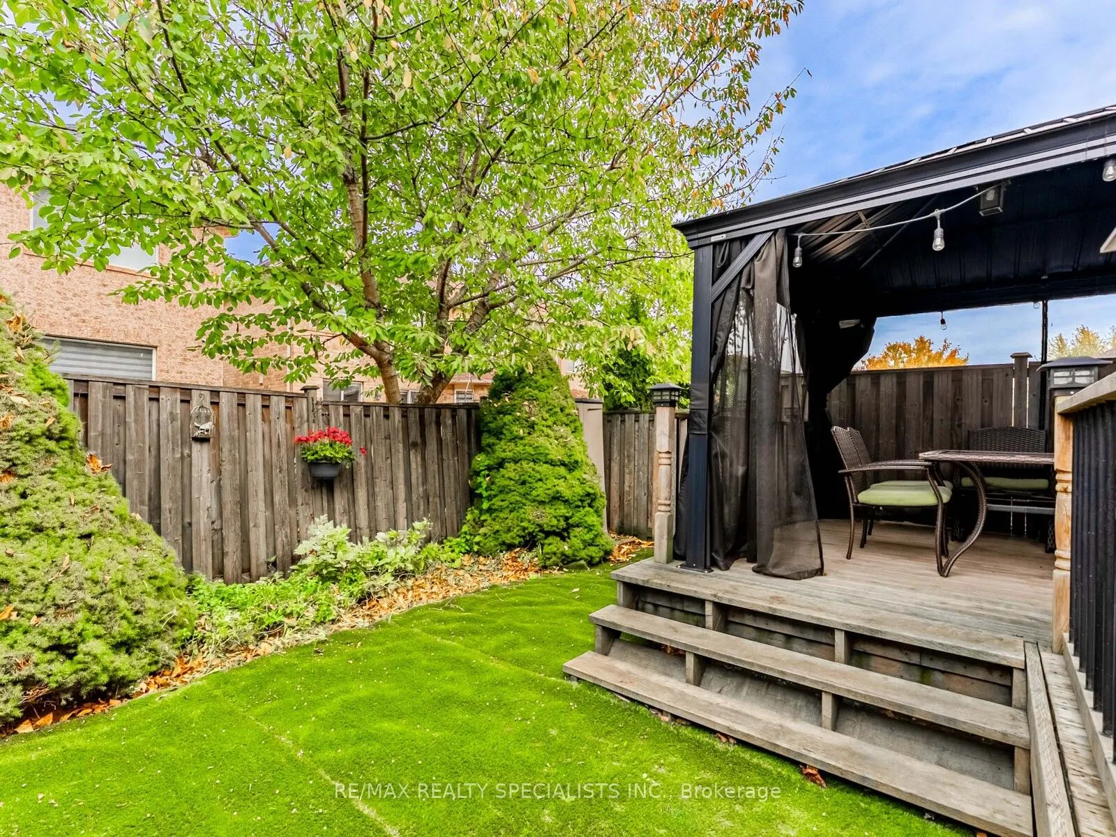 2418 Baintree Crescent