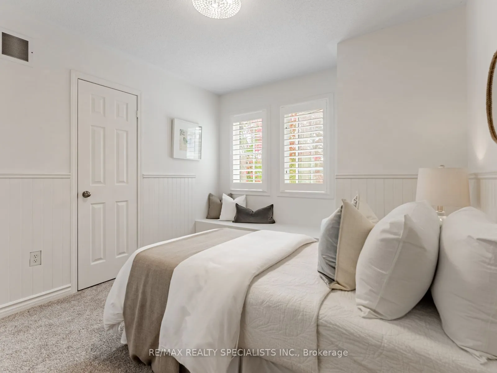 2418 Baintree Crescent