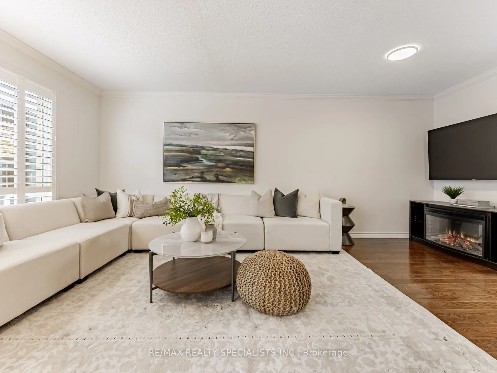 2418 Baintree Crescent