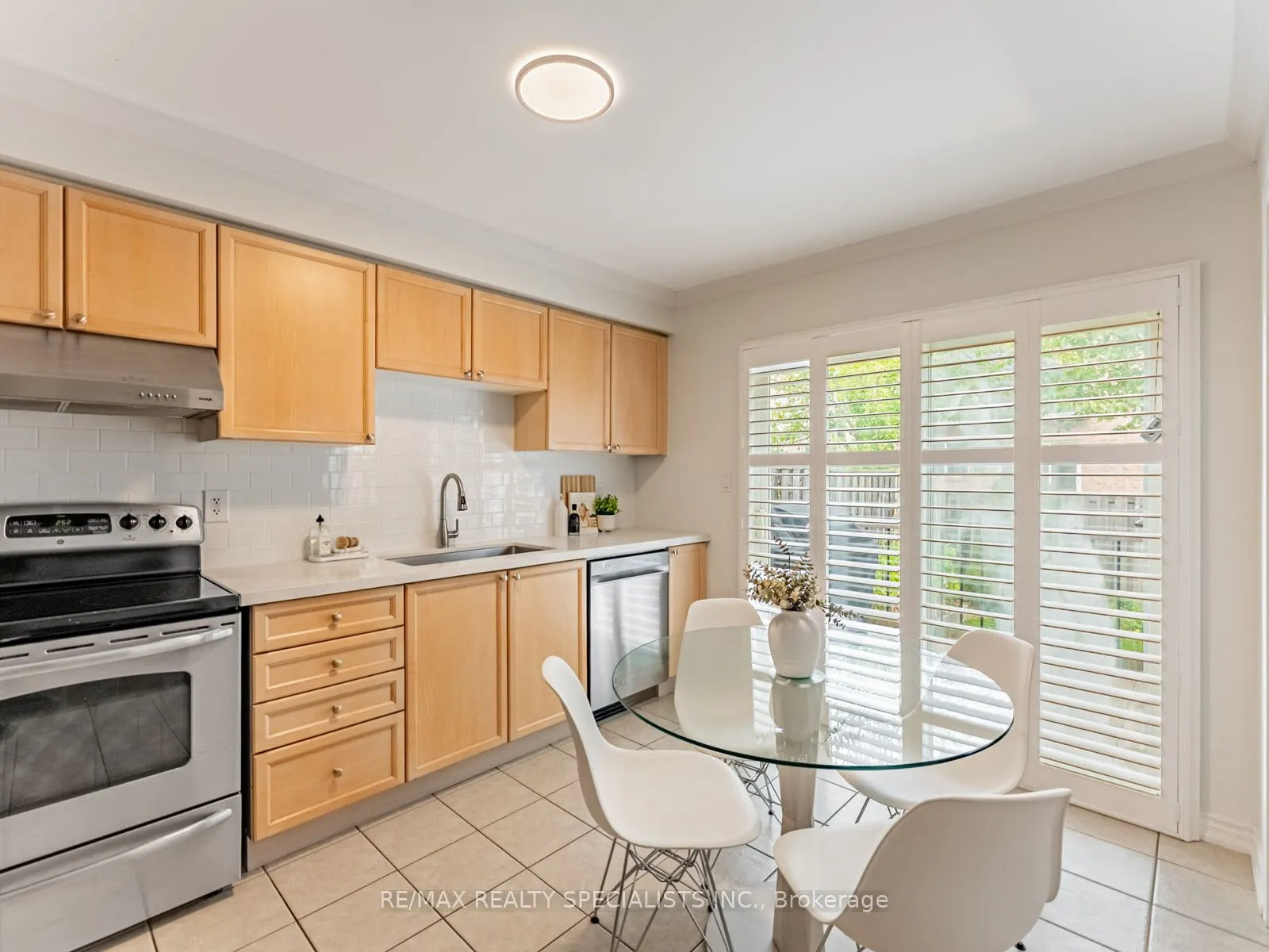 2418 Baintree Crescent