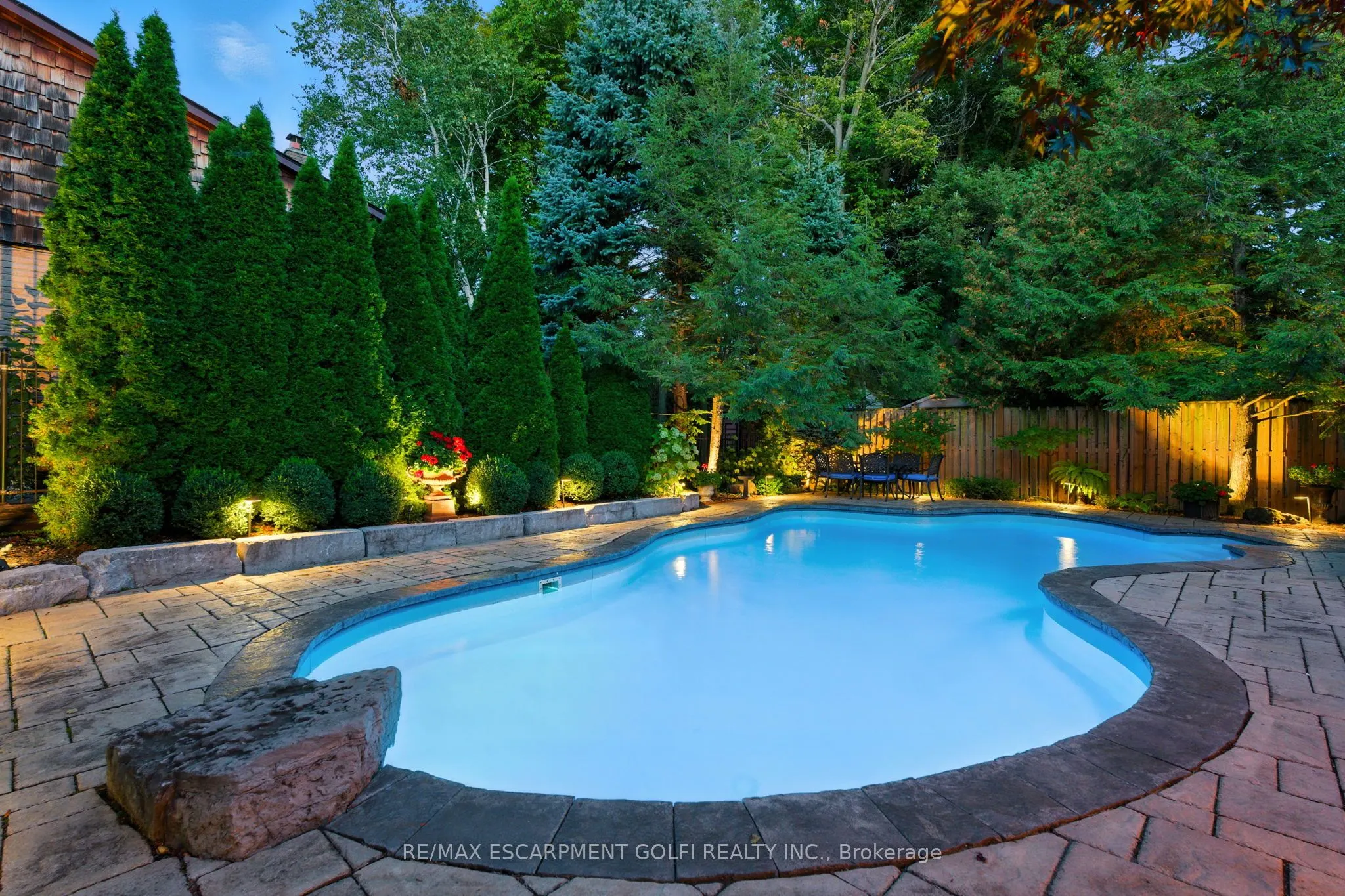 2387 Cavendish Drive