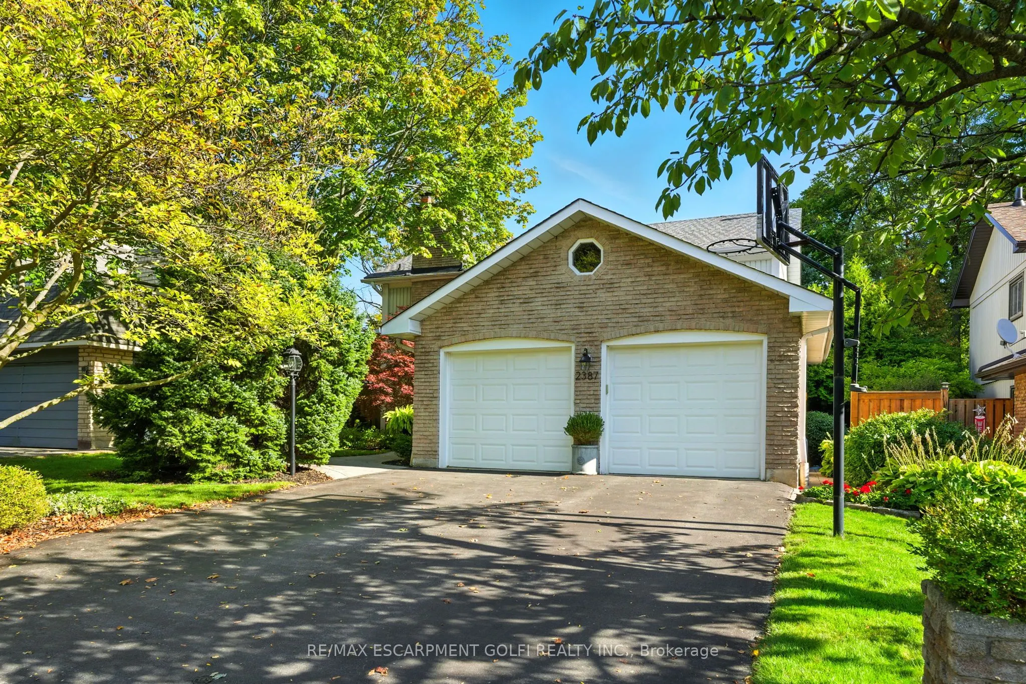 2387 Cavendish Drive