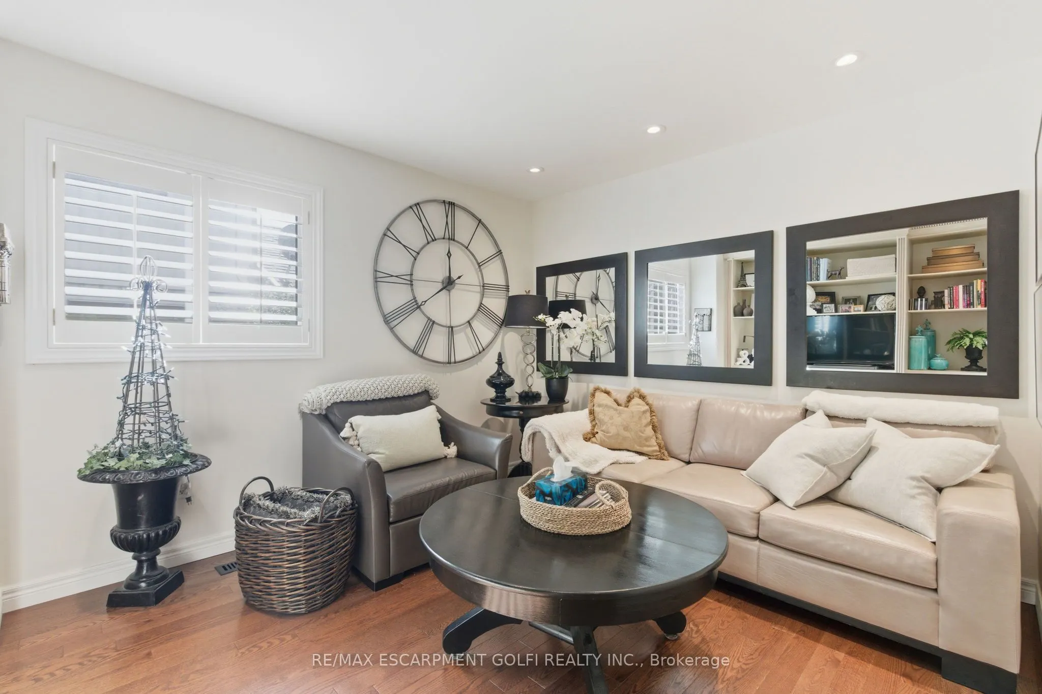 2387 Cavendish Drive