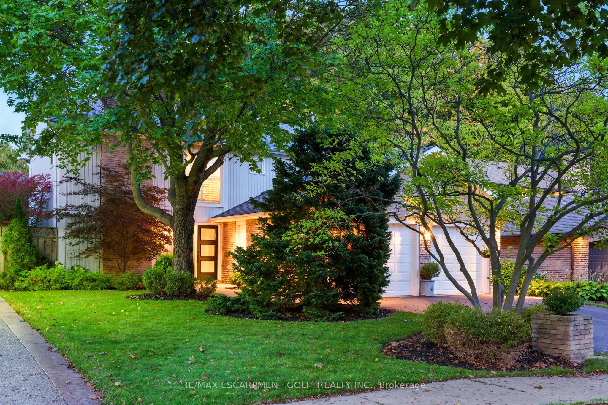 2387 Cavendish Drive