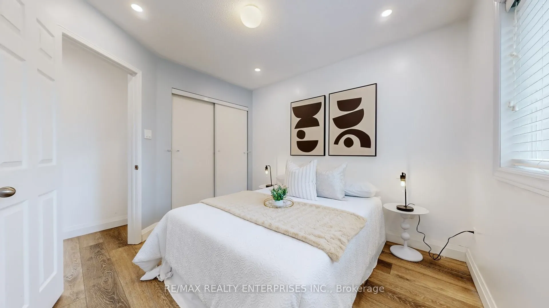 5223 Fairford Crescent, #27