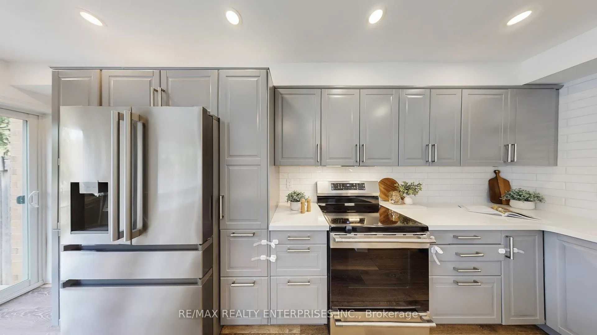 5223 Fairford Crescent, #27