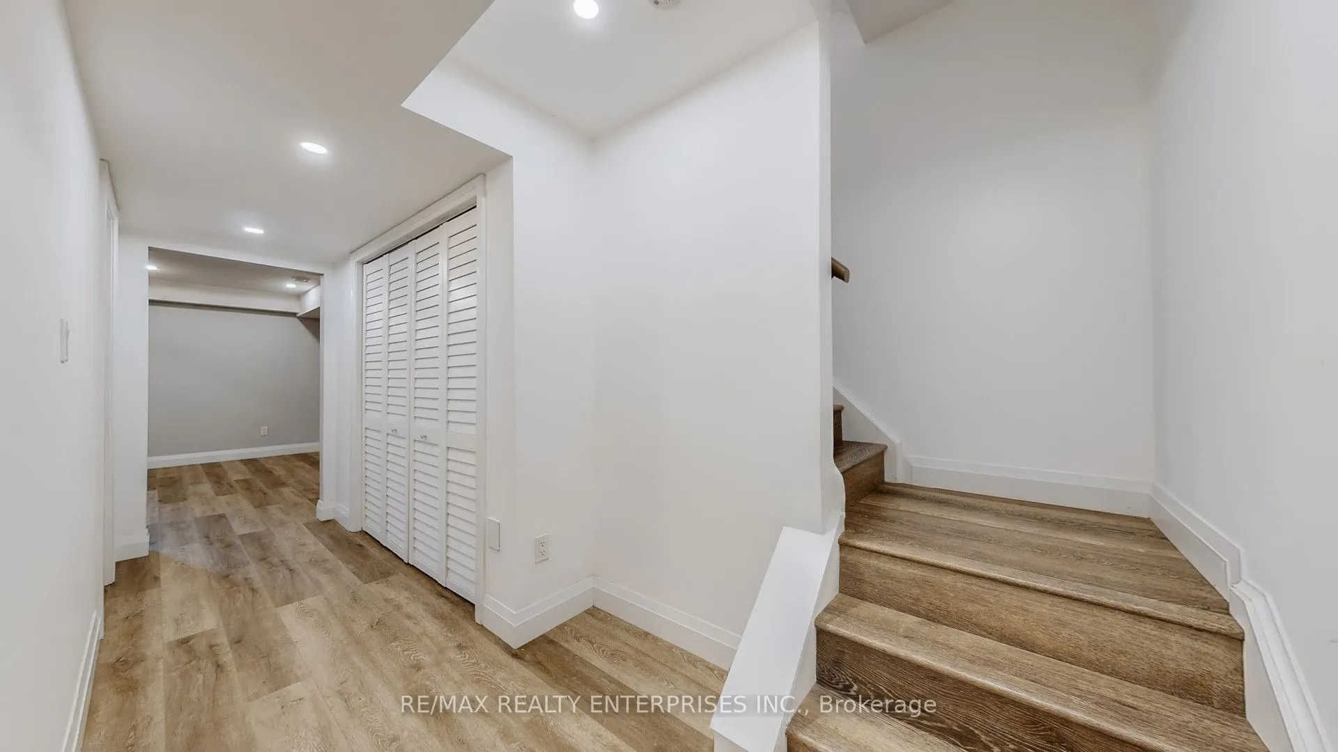 5223 Fairford Crescent, #27