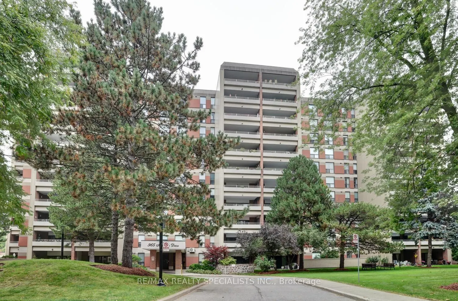 965 Inverhouse Drive, #203