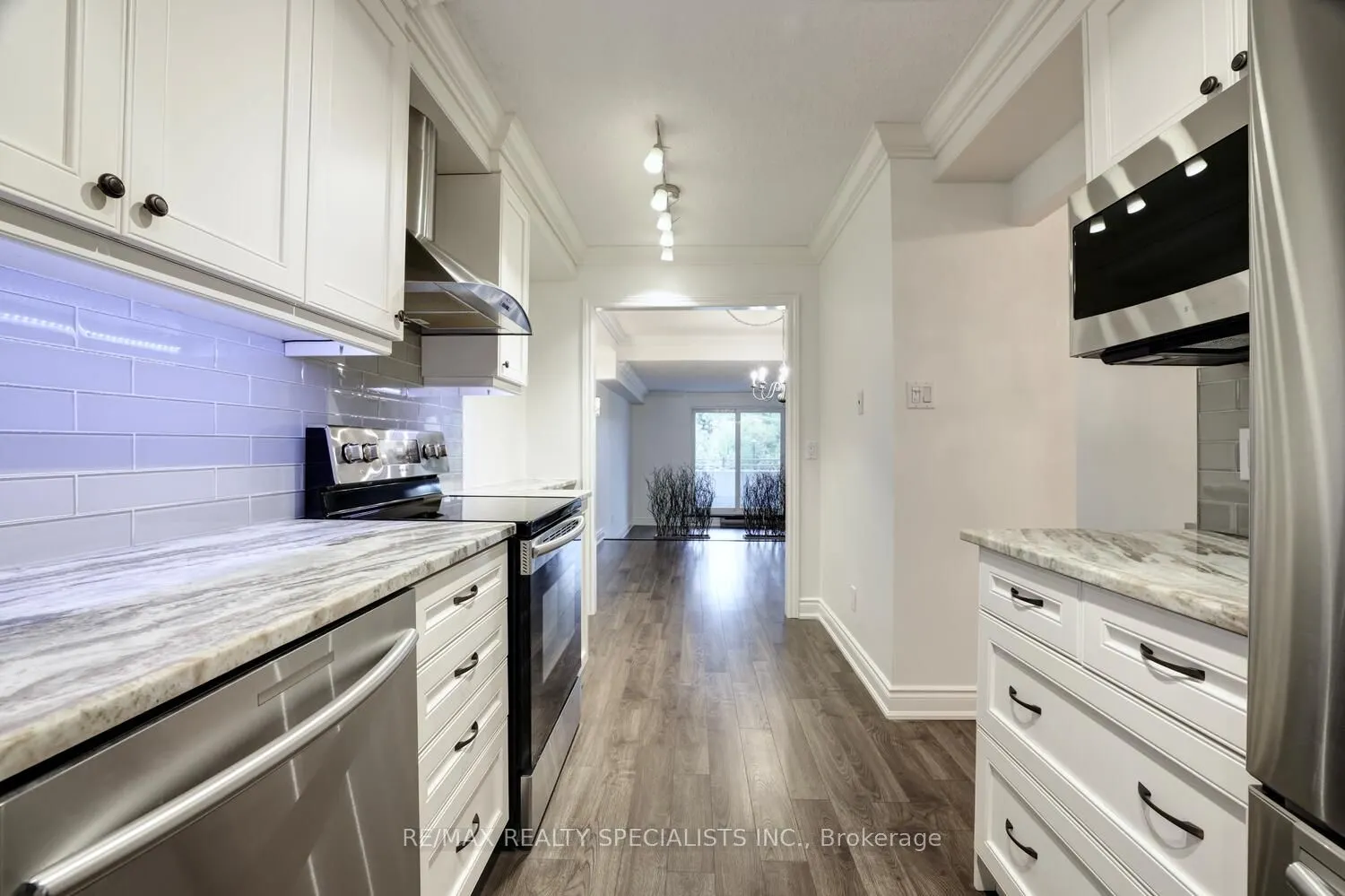965 Inverhouse Drive, #203