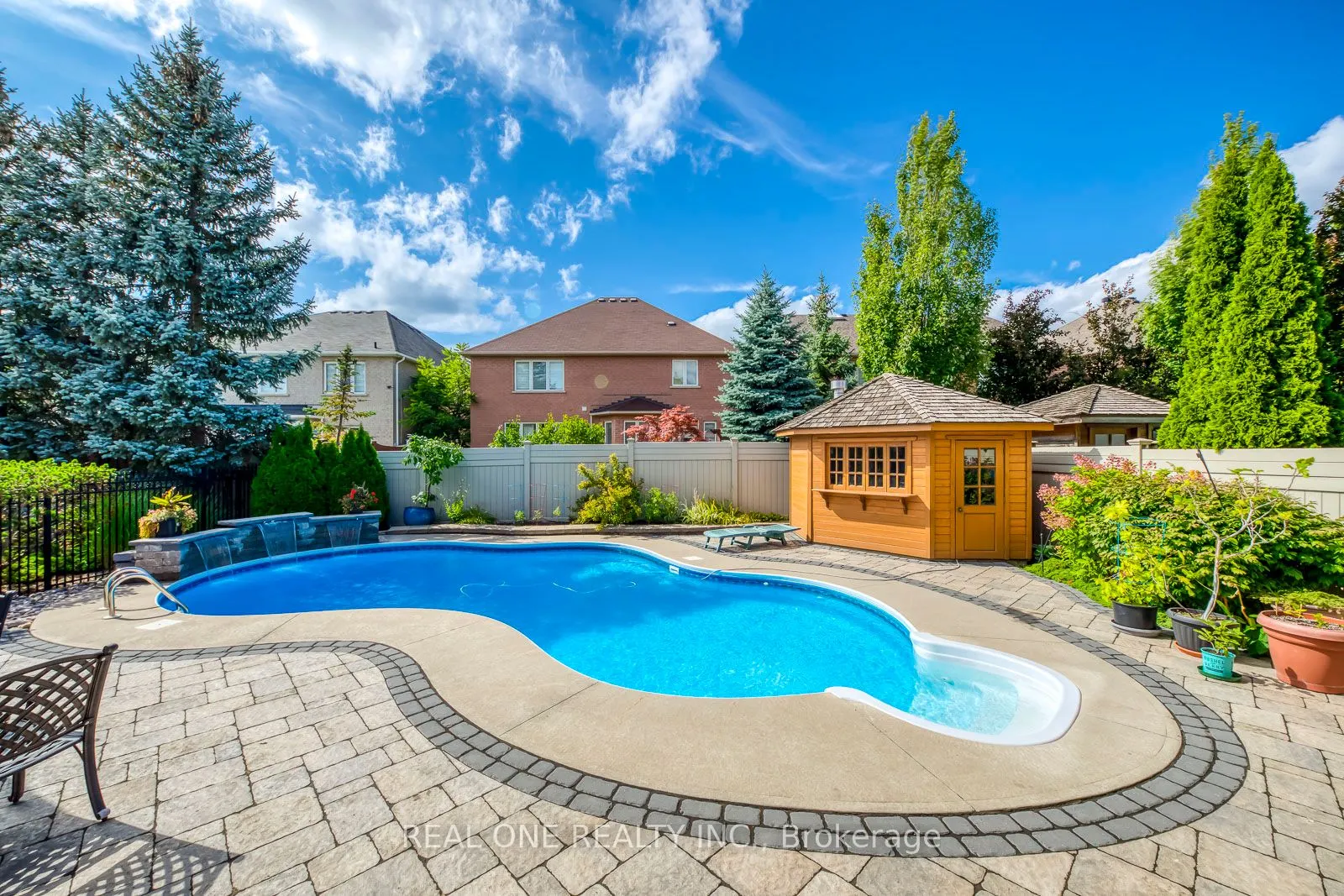 1507 Arrowhead Road