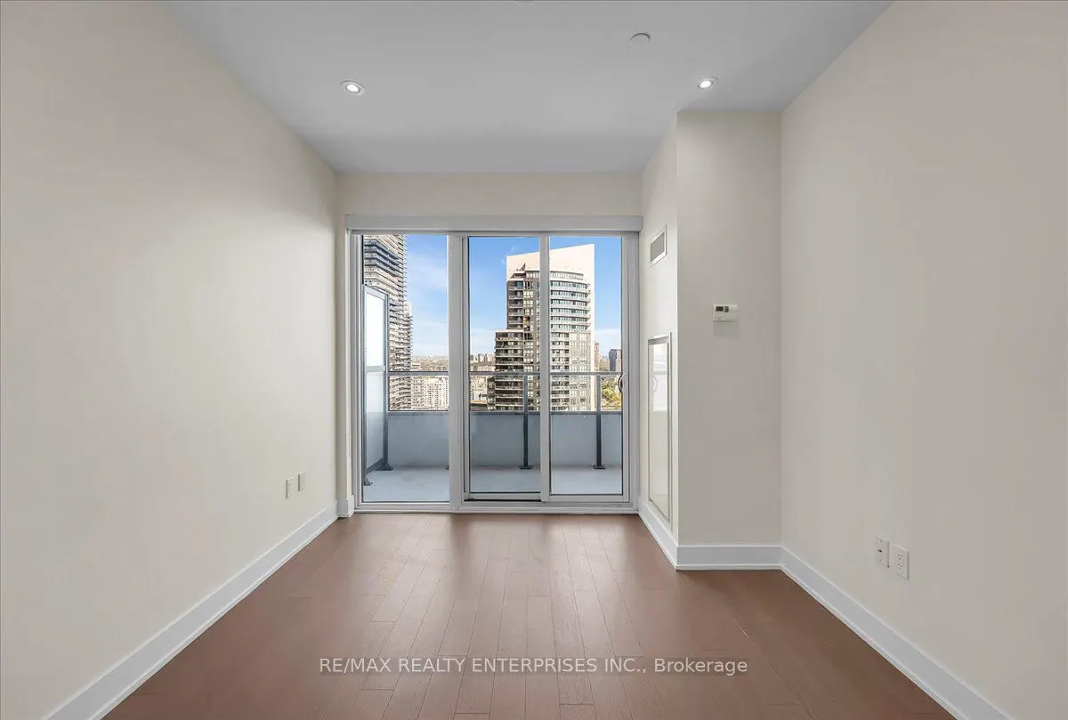 20 Shore Breeze Drive, #2806