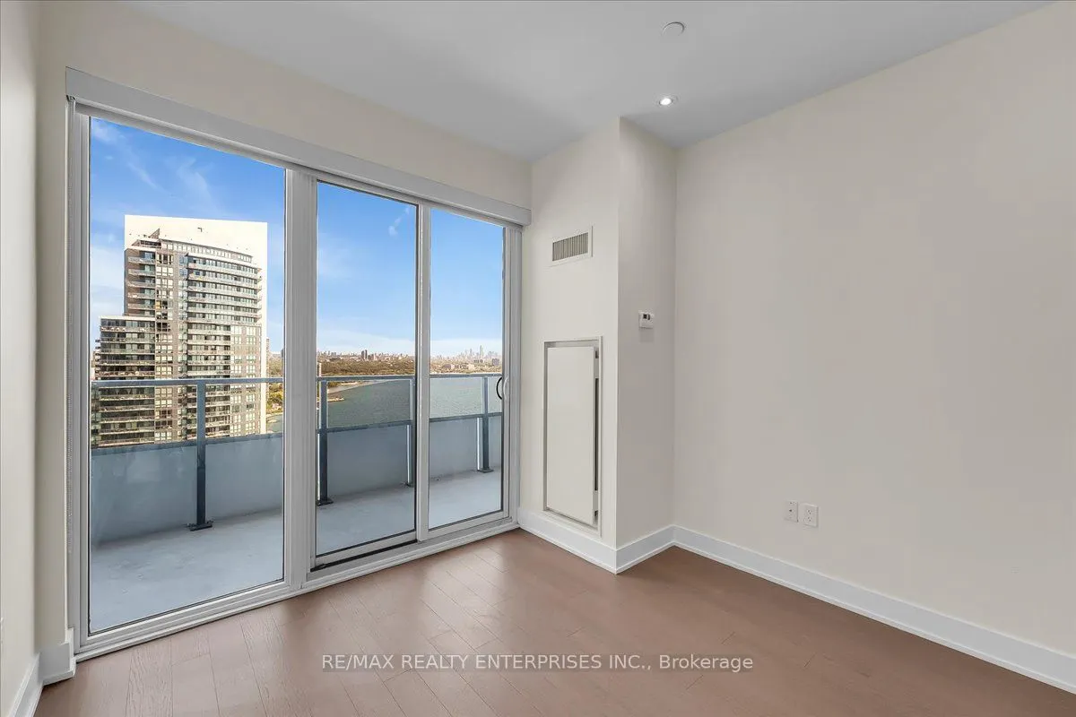 20 Shore Breeze Drive, #2806
