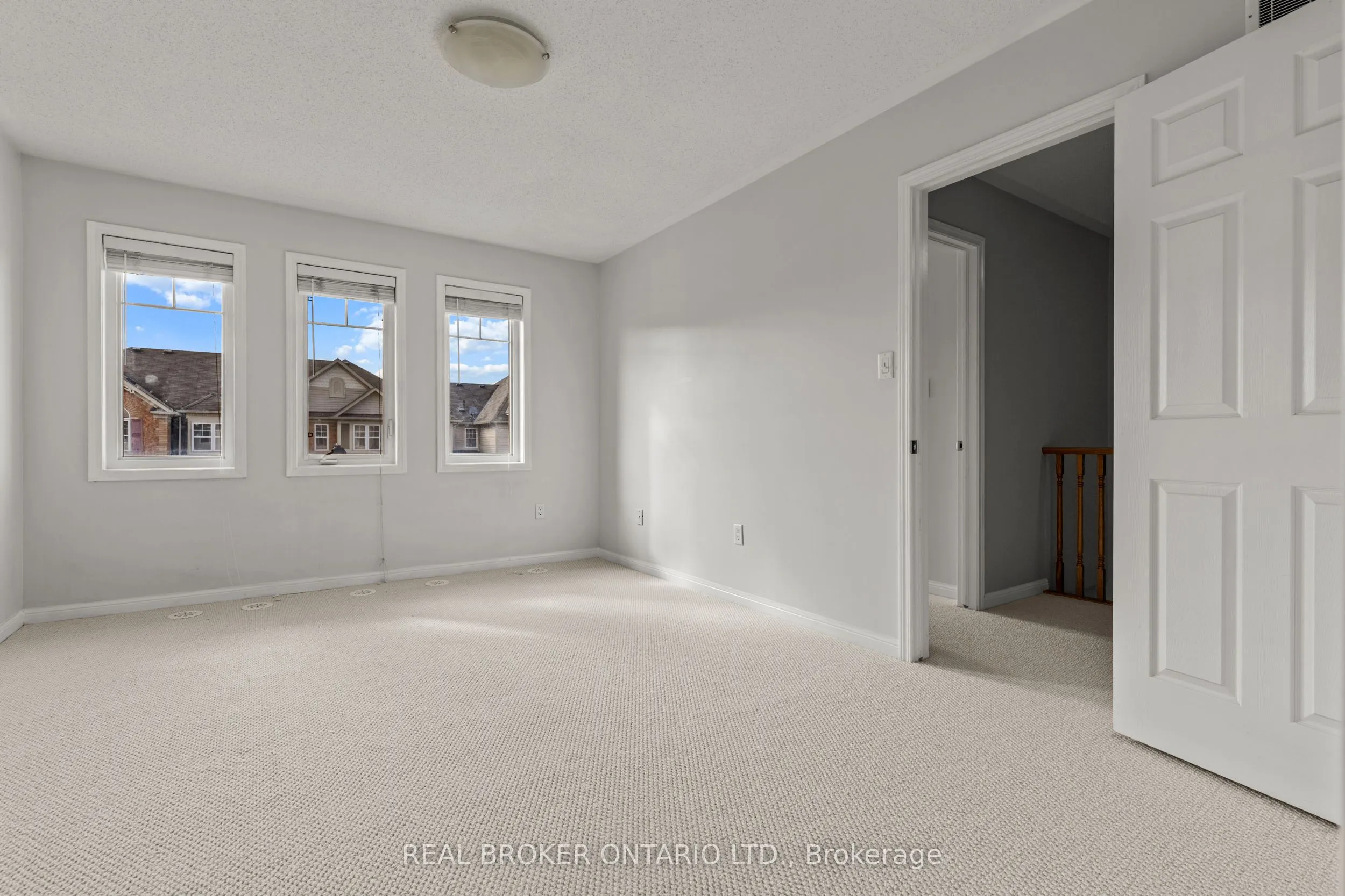 879 Willingdon Crescent
