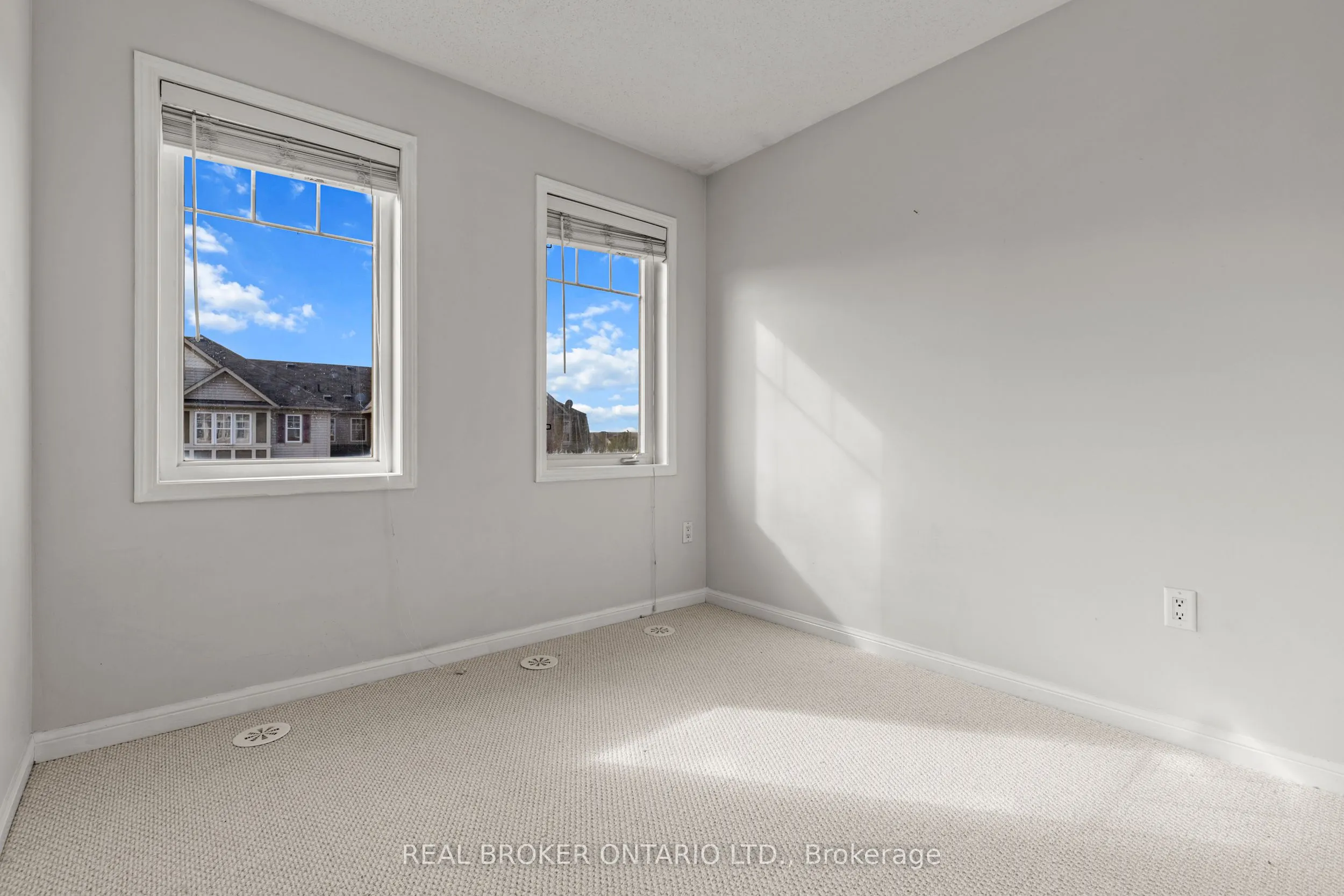 879 Willingdon Crescent