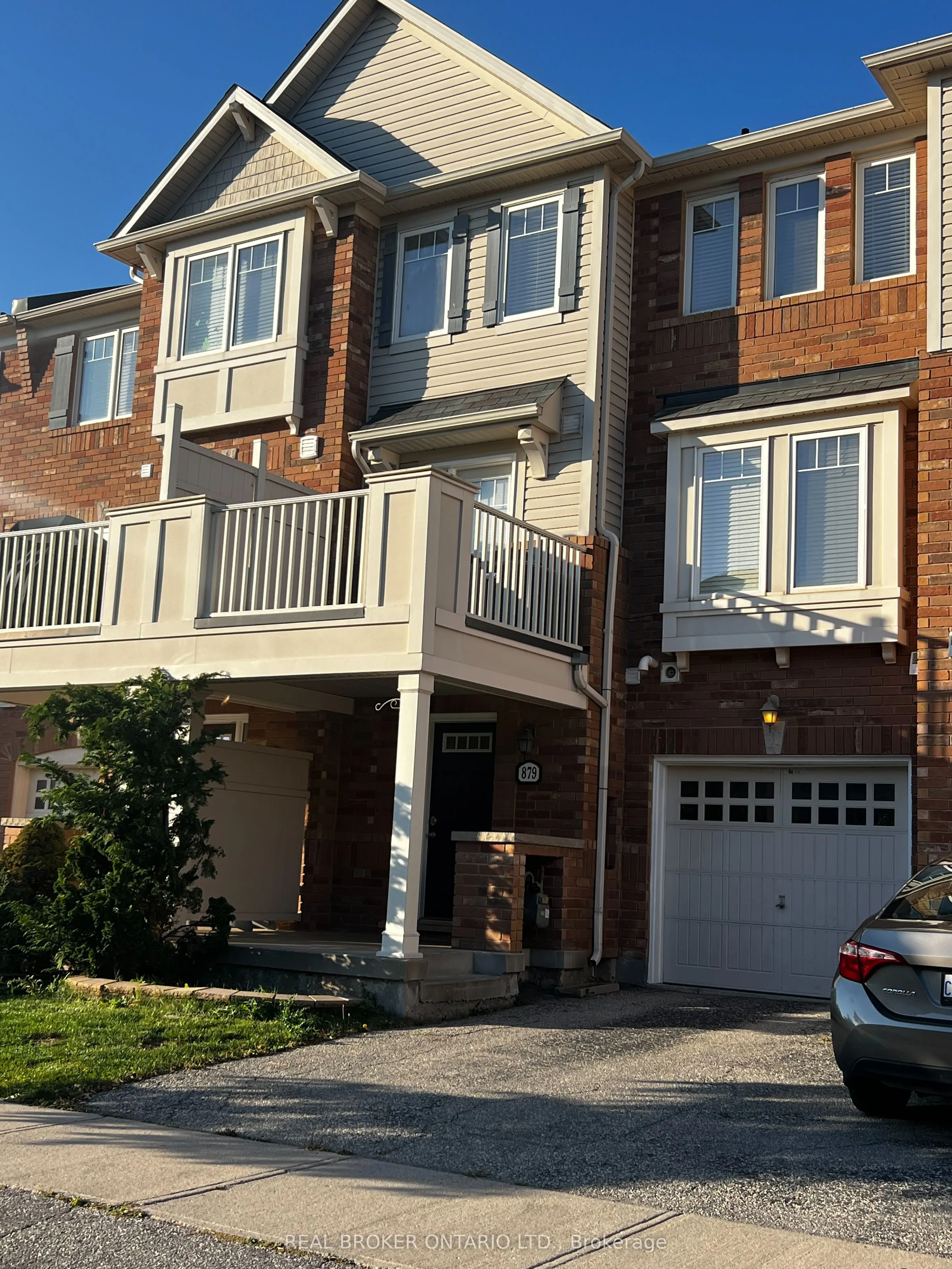 879 Willingdon Crescent