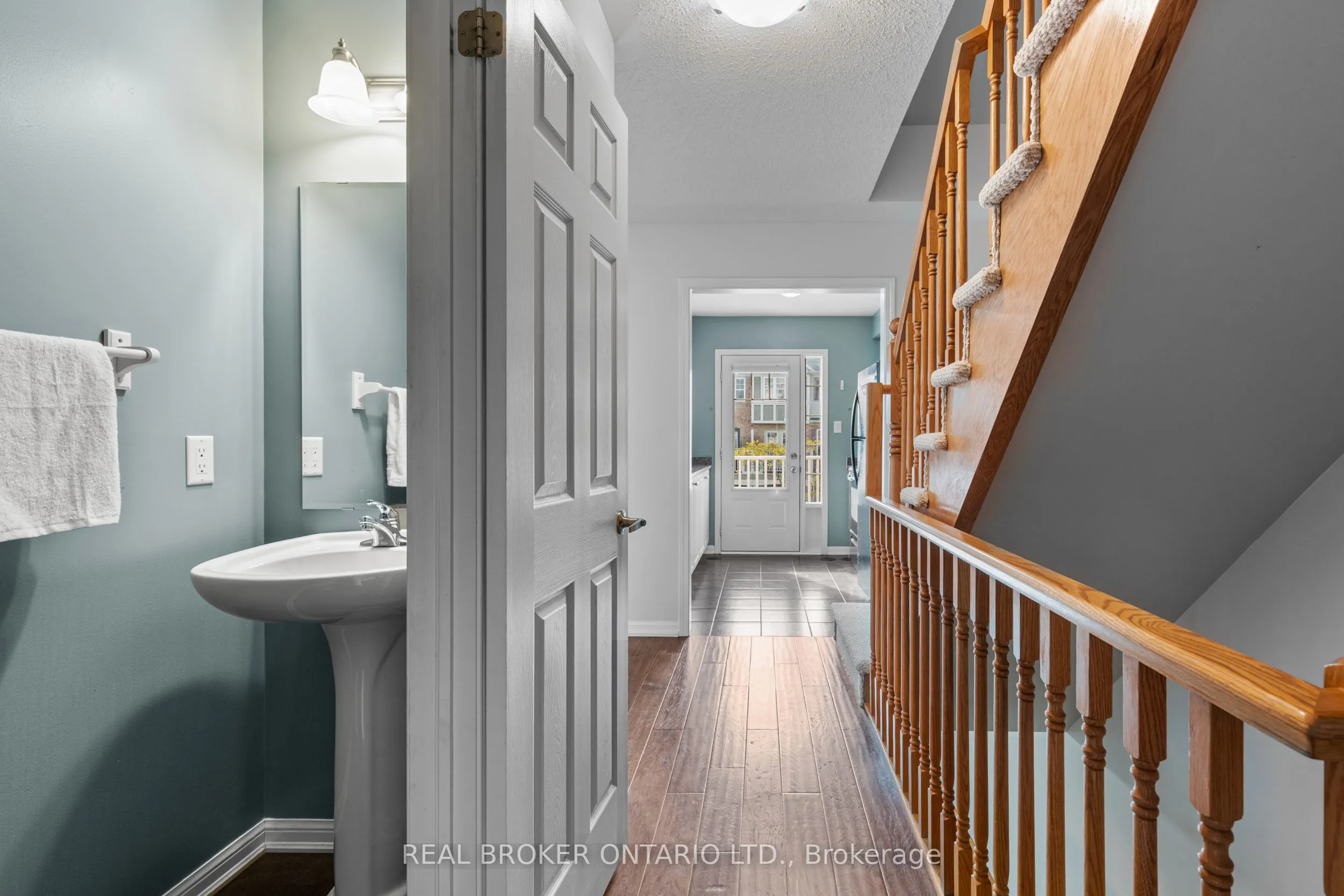 879 Willingdon Crescent