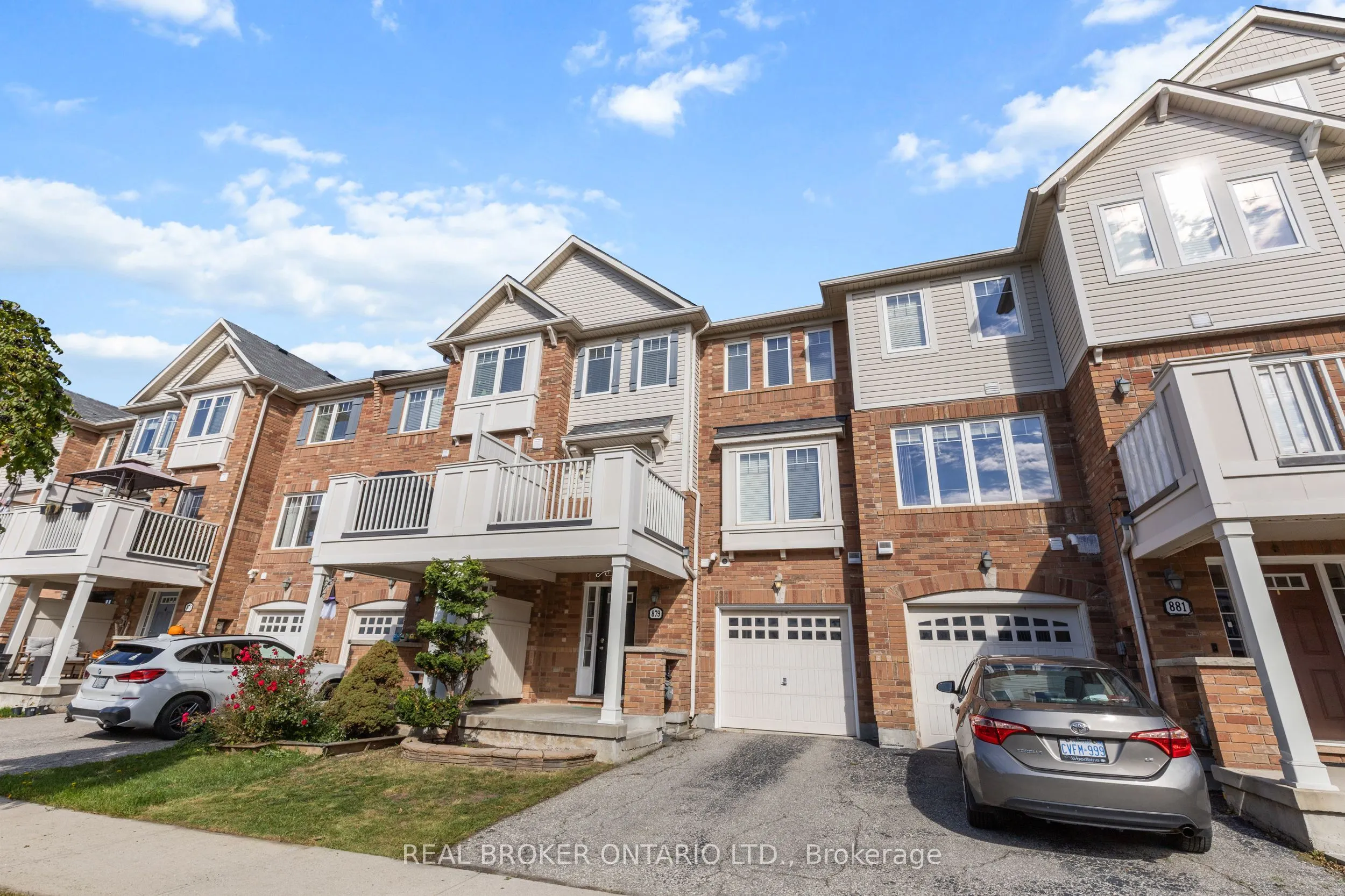 879 Willingdon Crescent