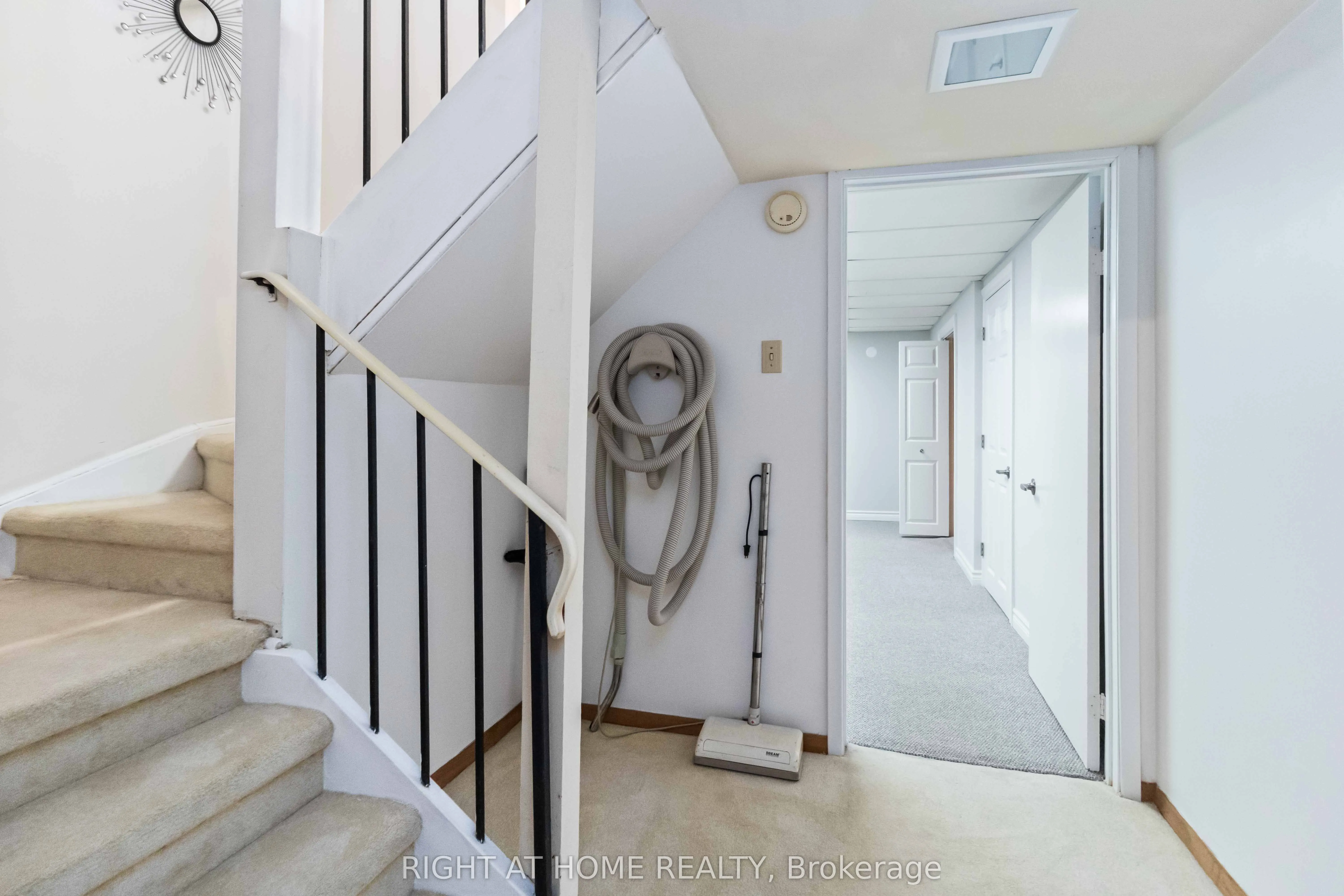 3512 Ash Row Crescent