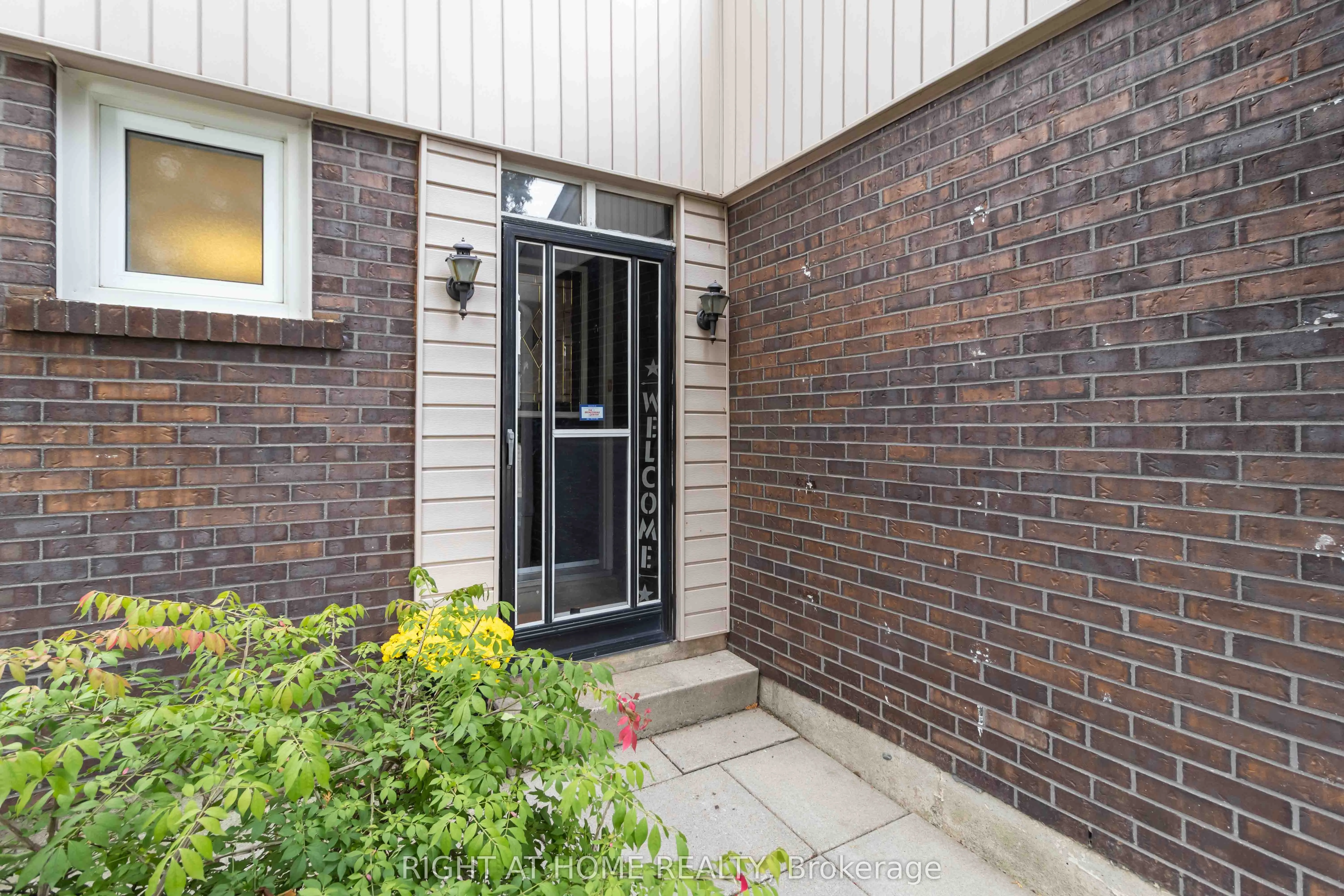 3512 Ash Row Crescent