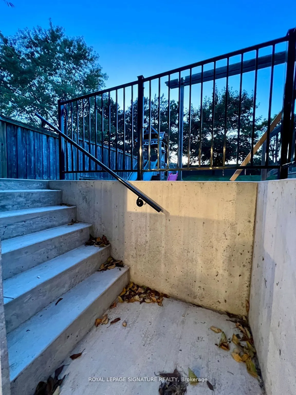 843 Cedarbrae Avenue