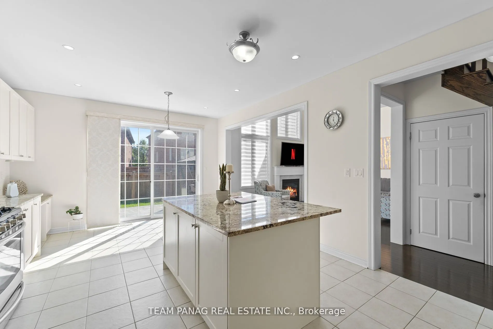 33 Bonnieglen Farm Boulevard