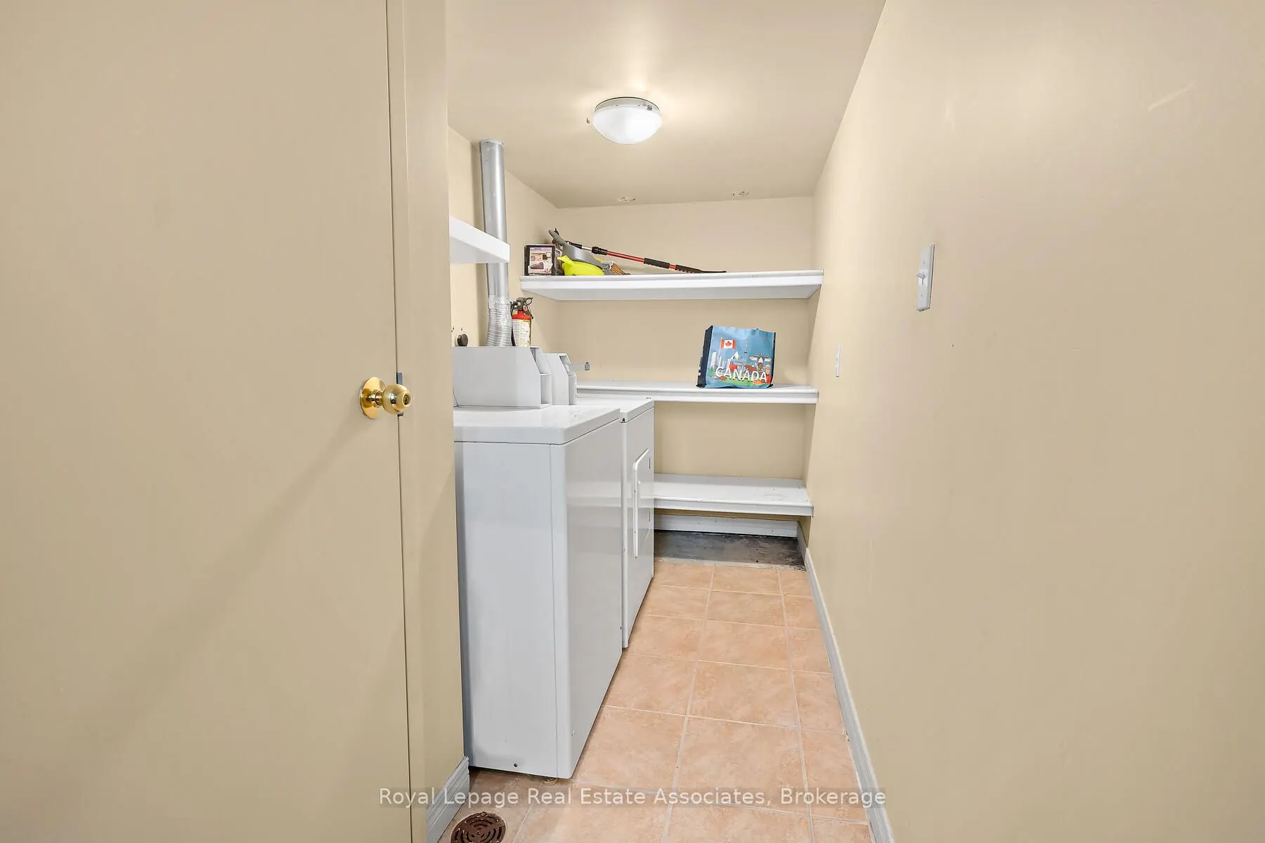 7 Rexway Drive