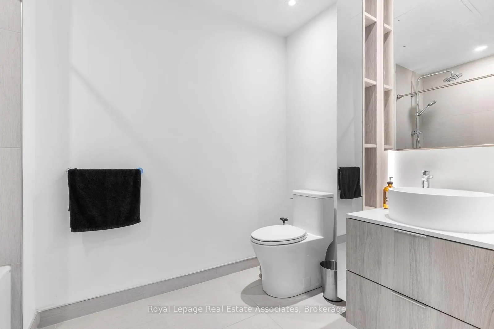 28 Ann Street, #1302