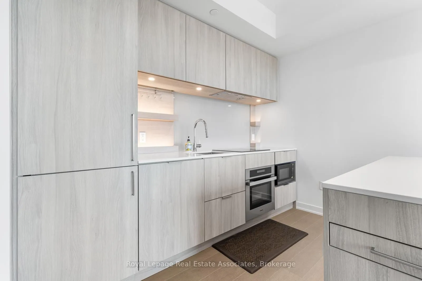 28 Ann Street, #1302