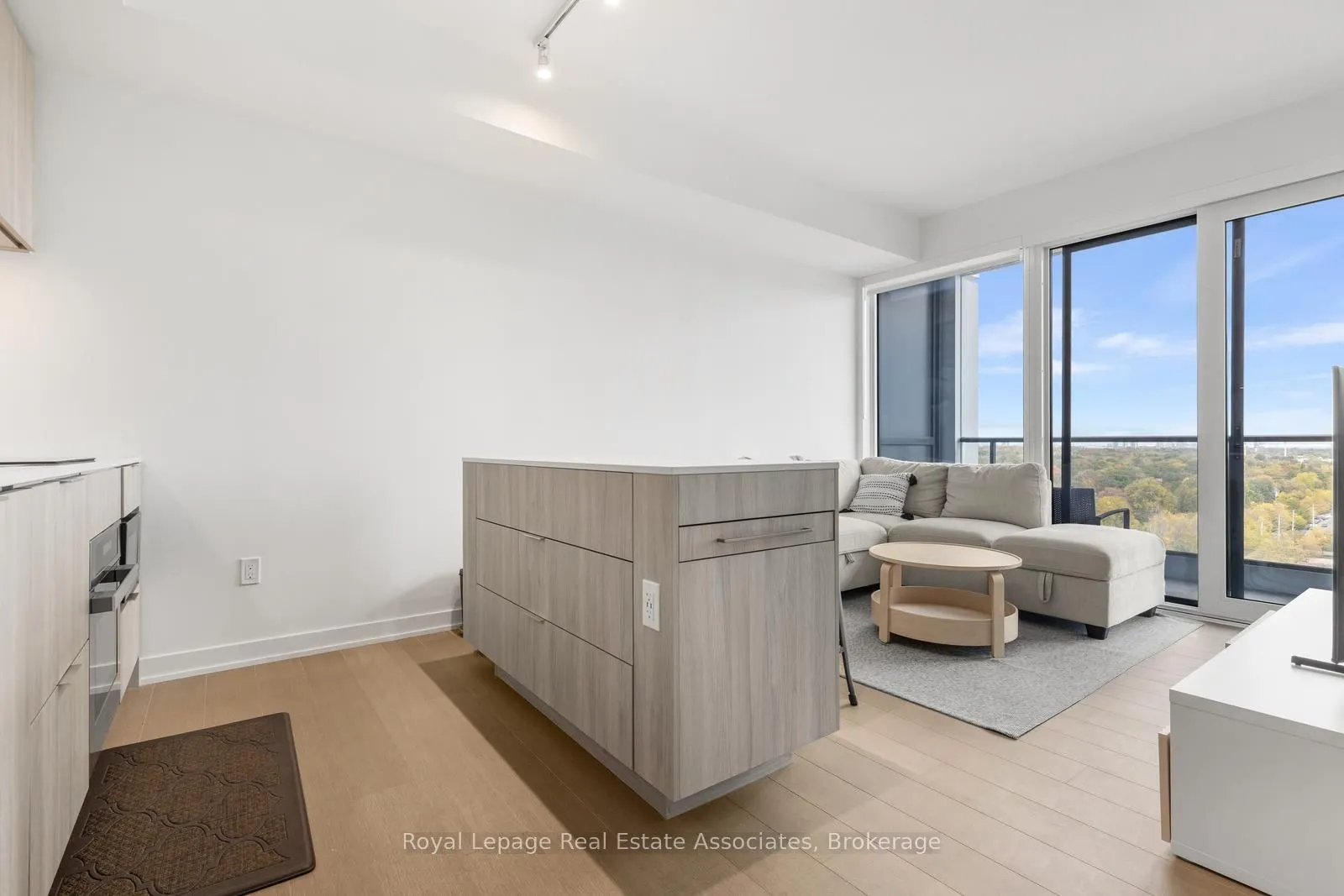 28 Ann Street, #1302