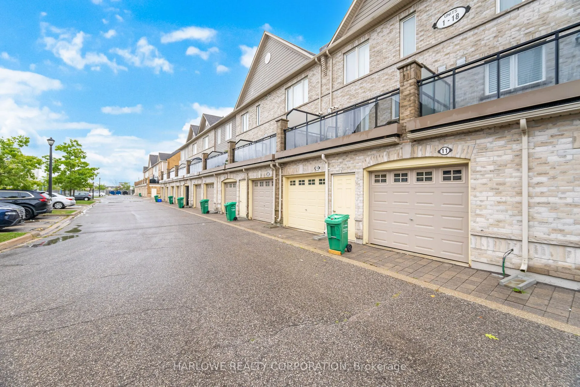 60 Fairwood Circle, #11