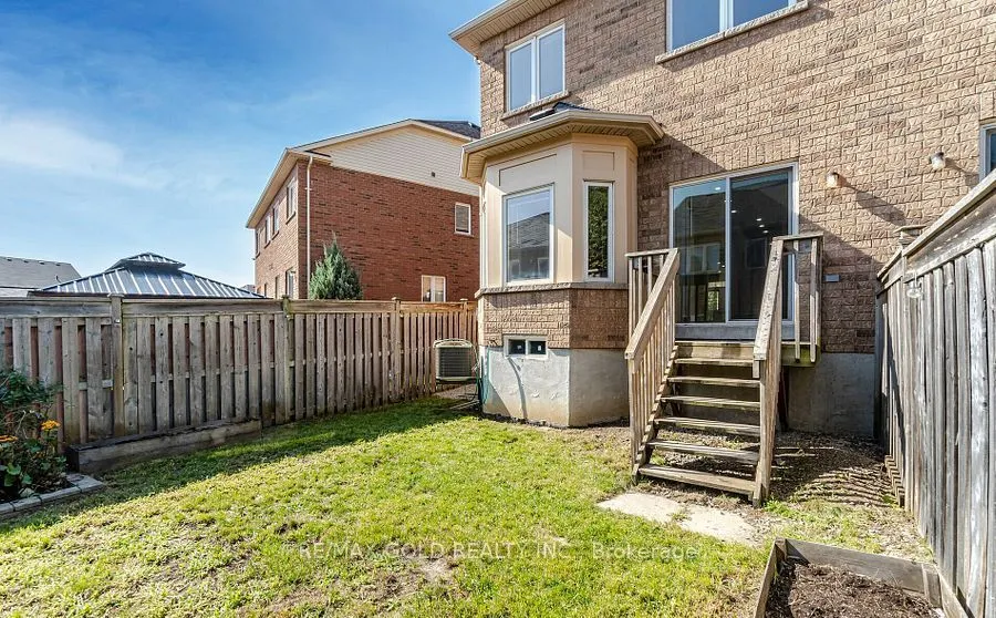 69 Portrush Trail